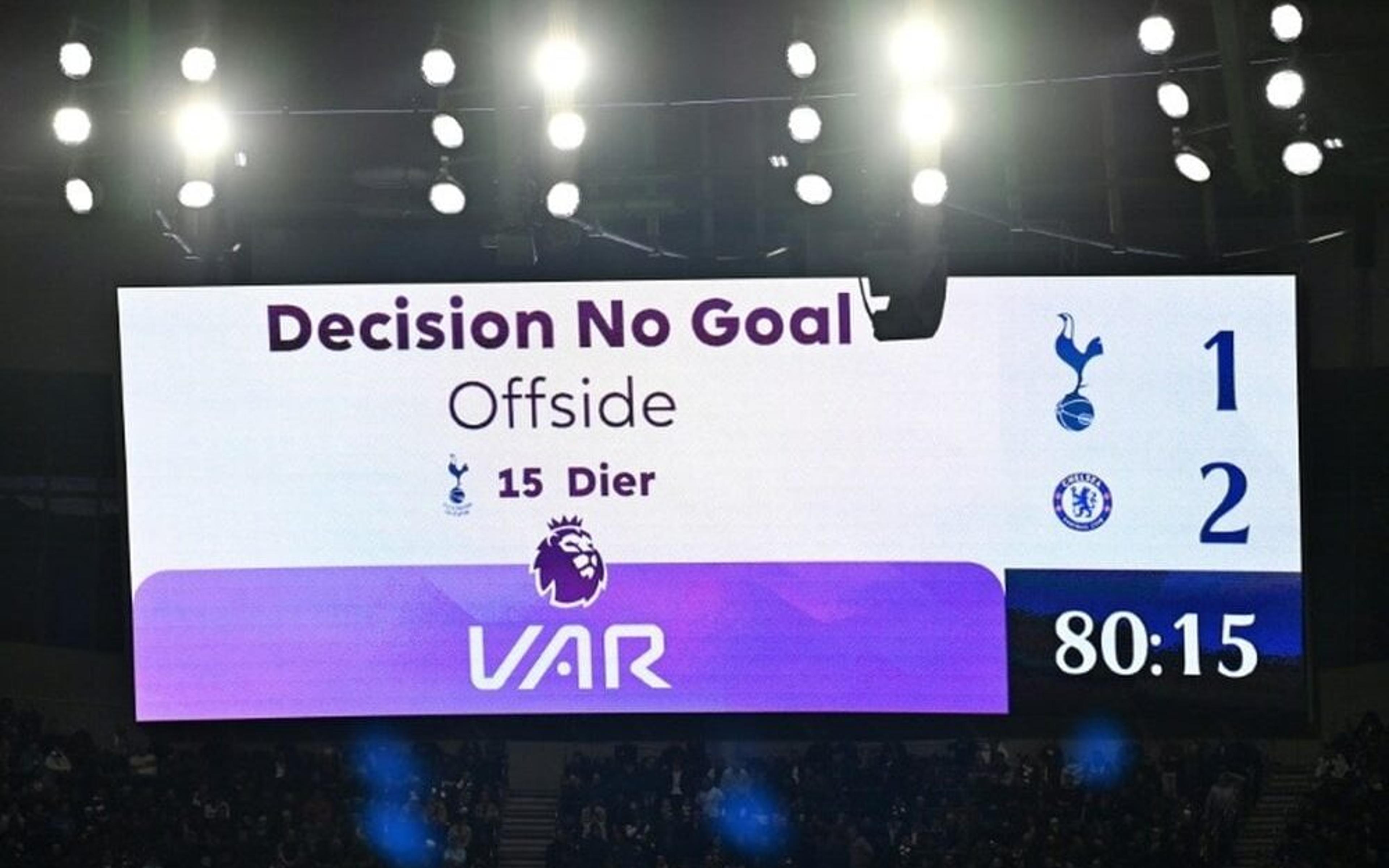 Premier League pode acabar com o uso do VAR na próxima temporada; entenda a situação