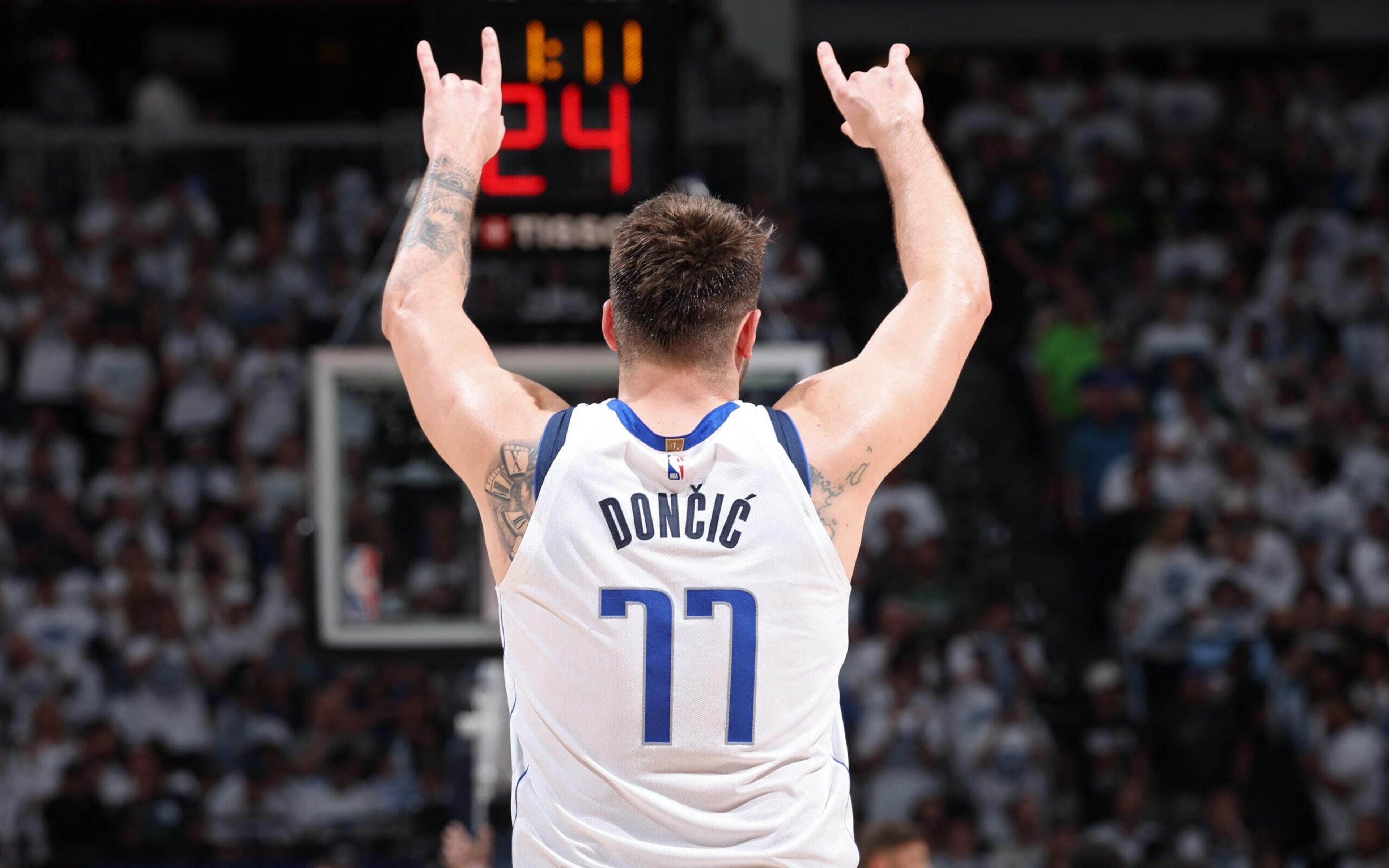 Doncic brilha, Dallas vence Minnesota fora de casa e avança às finais da NBA