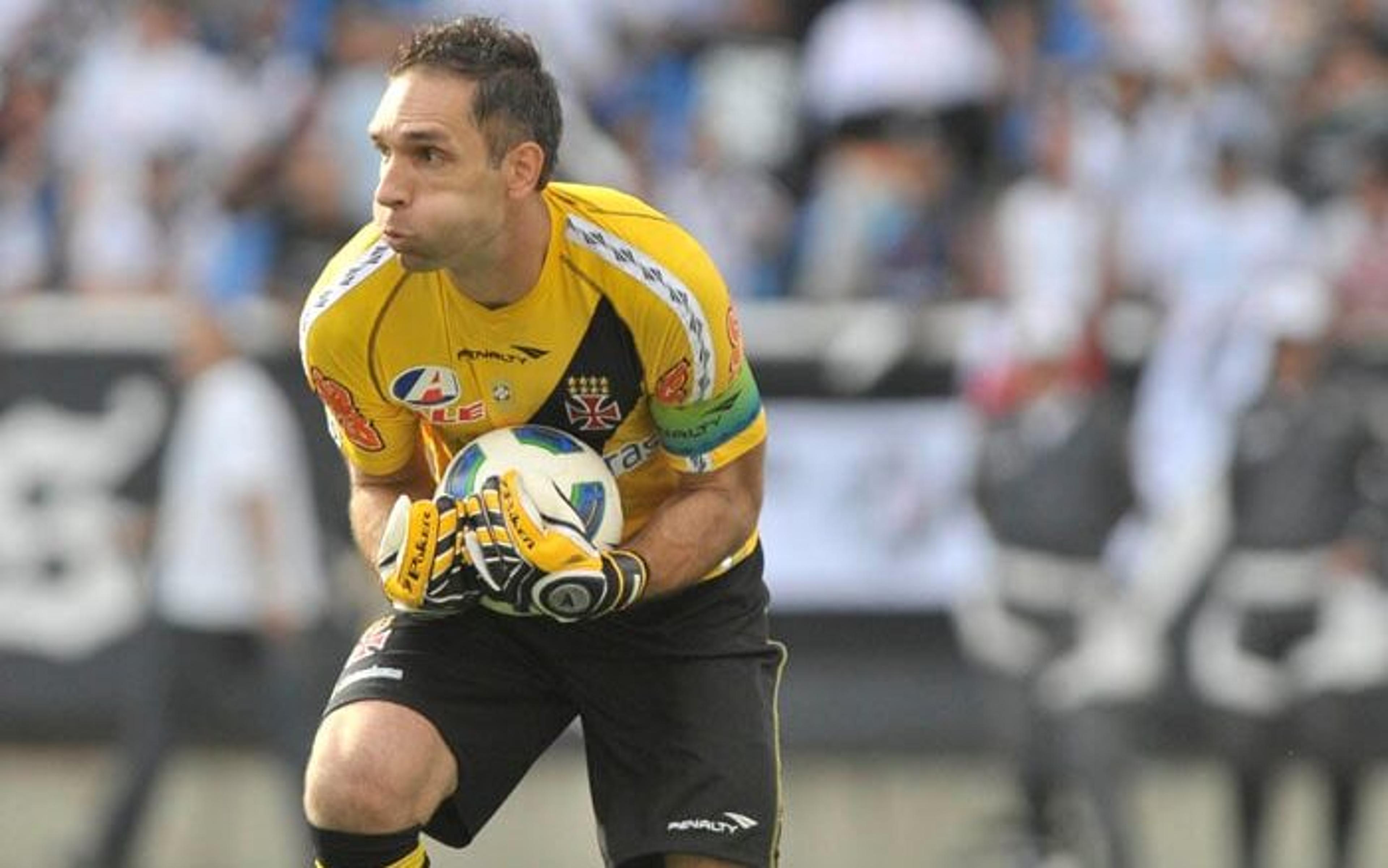 Fernando Prass, ex-goleiro do Vasco, torce pelo retorno de Coutinho: ‘Importantíssimo uma figura como ele’