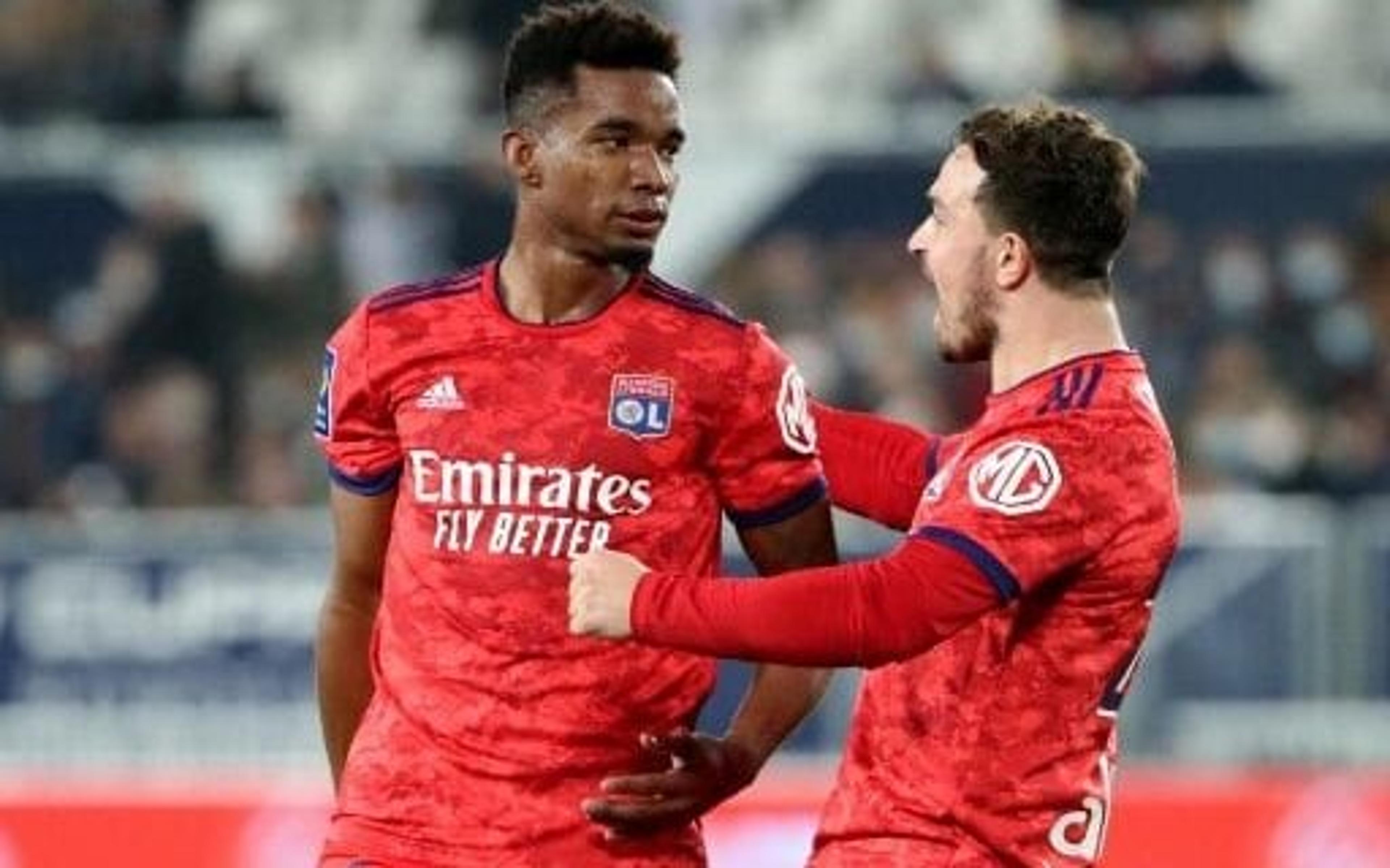 Ex-São Paulo e Lyon, Thiago Mendes negocia retorno com gigante brasileiro