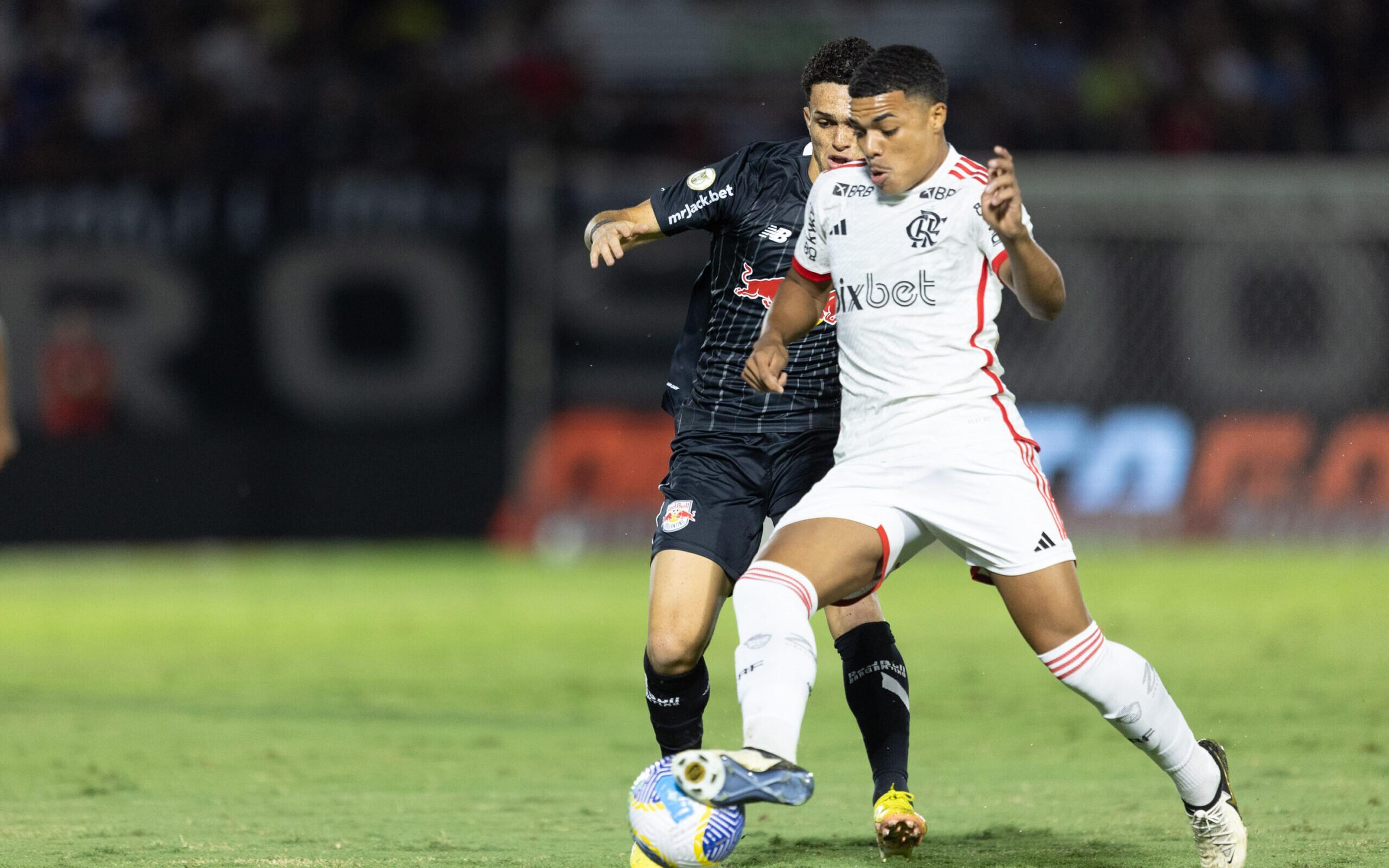 Atuação do VAR em RB Bragantino x Flamengo recebe chuva de críticas: ‘Não existe’