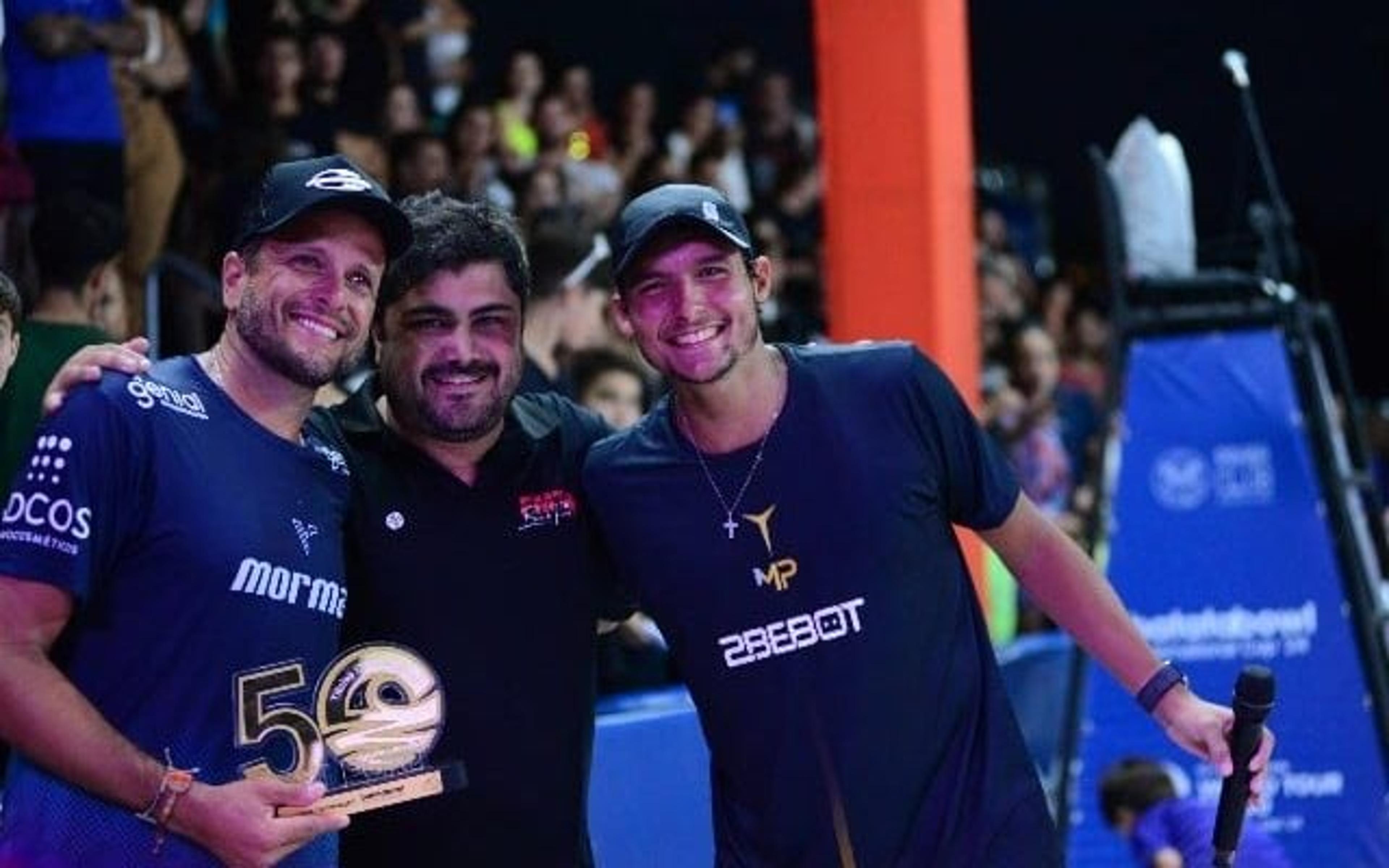 Brasileiro faz história e chega a 50 títulos no Beach Tennis