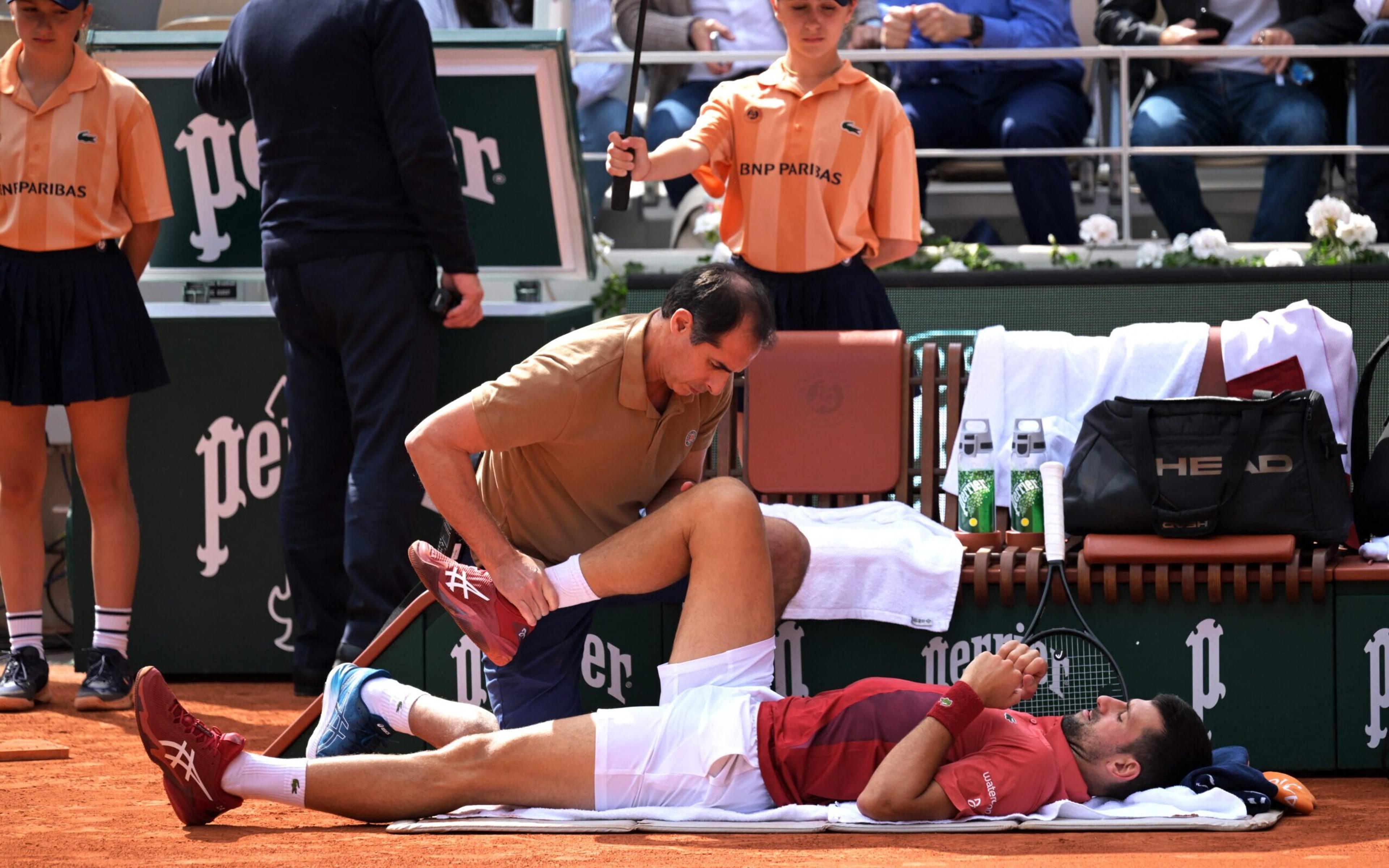 Djokovic se pronuncia após cirurgia no joelho e cita ‘dura decisão’