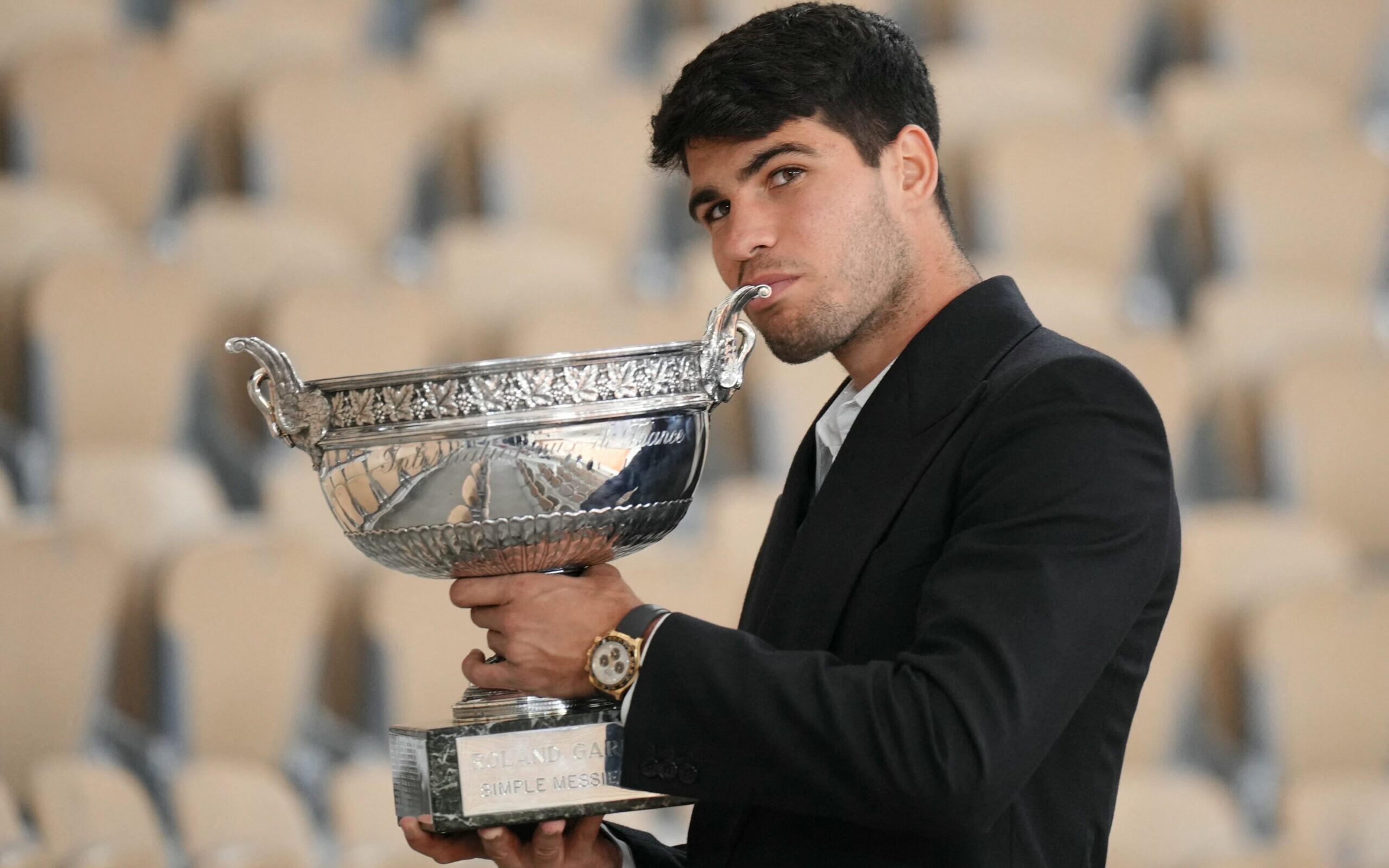 Alcaraz reflete após título de Roland Garros e mira Federer, Nadal e Djokovic