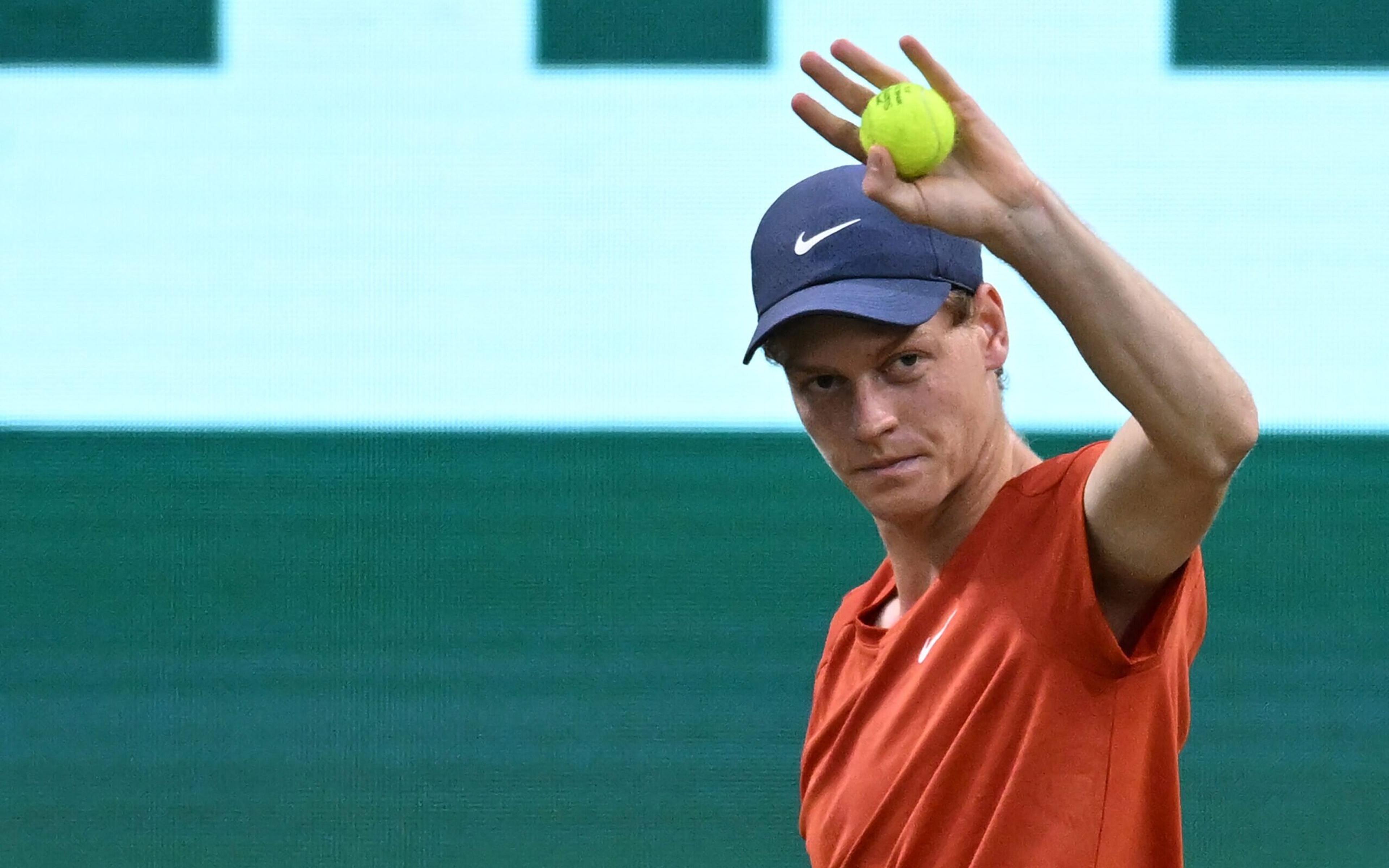 Sinner e Alcaraz caem no mesmo lado da chave em Wimbledon; Djokovic tem Zverev