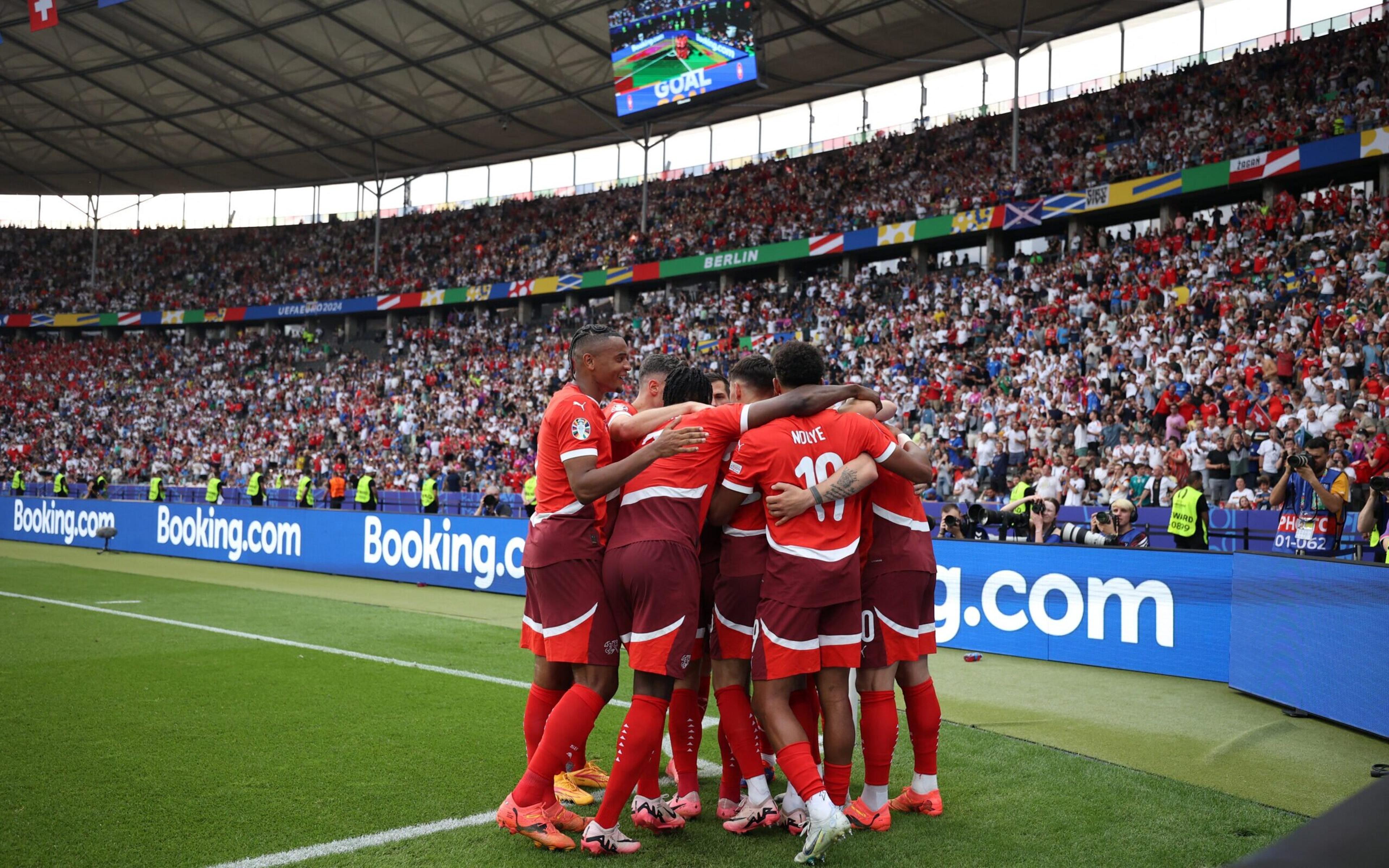 Caiu a campeã! Suíça domina Itália do início ao fim, quebra longo tabu e avança às quartas de final da Eurocopa