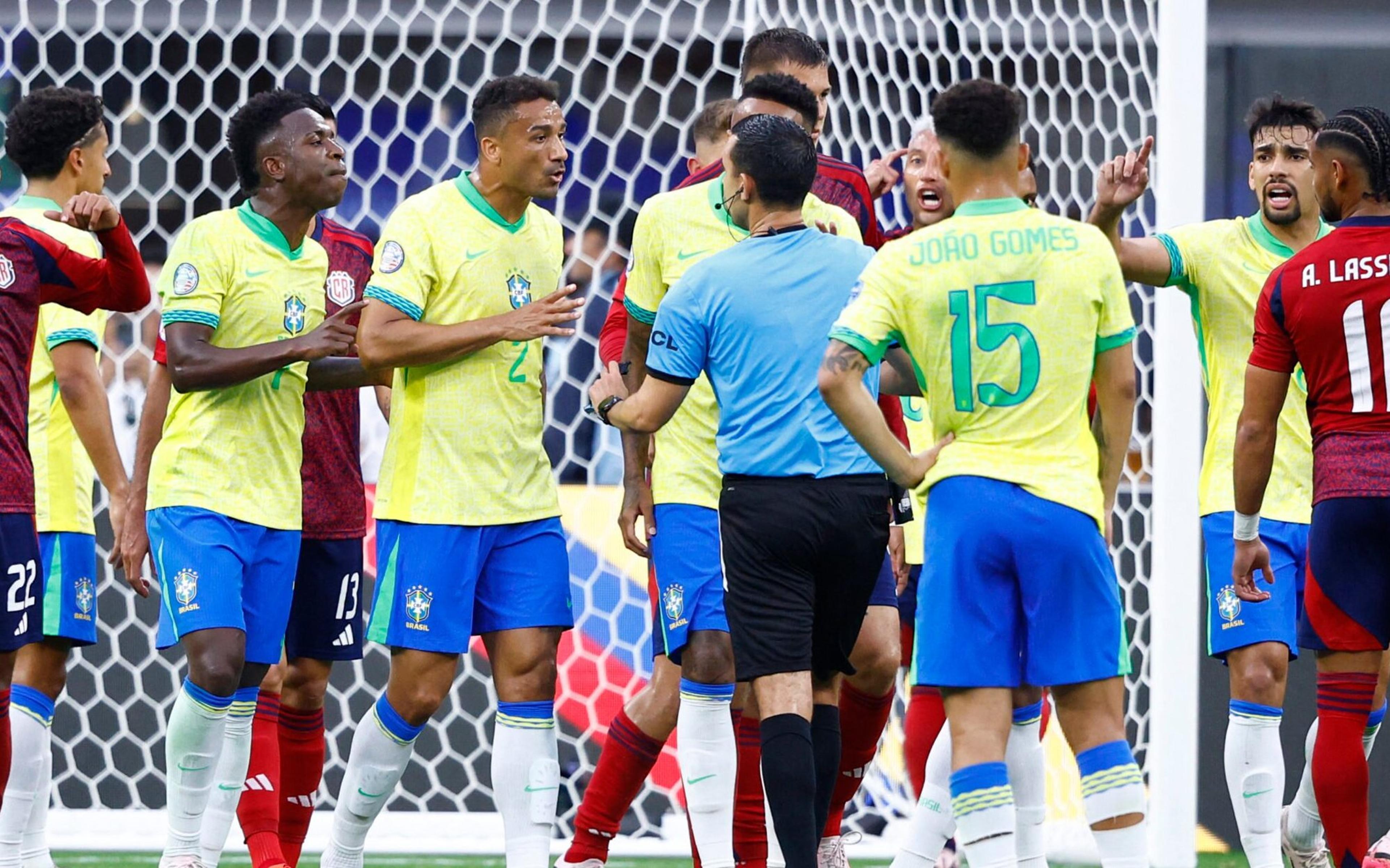 Jornalistas questionam VAR em gol anulado de Marquinhos pelo Brasil: ‘Bizarro’