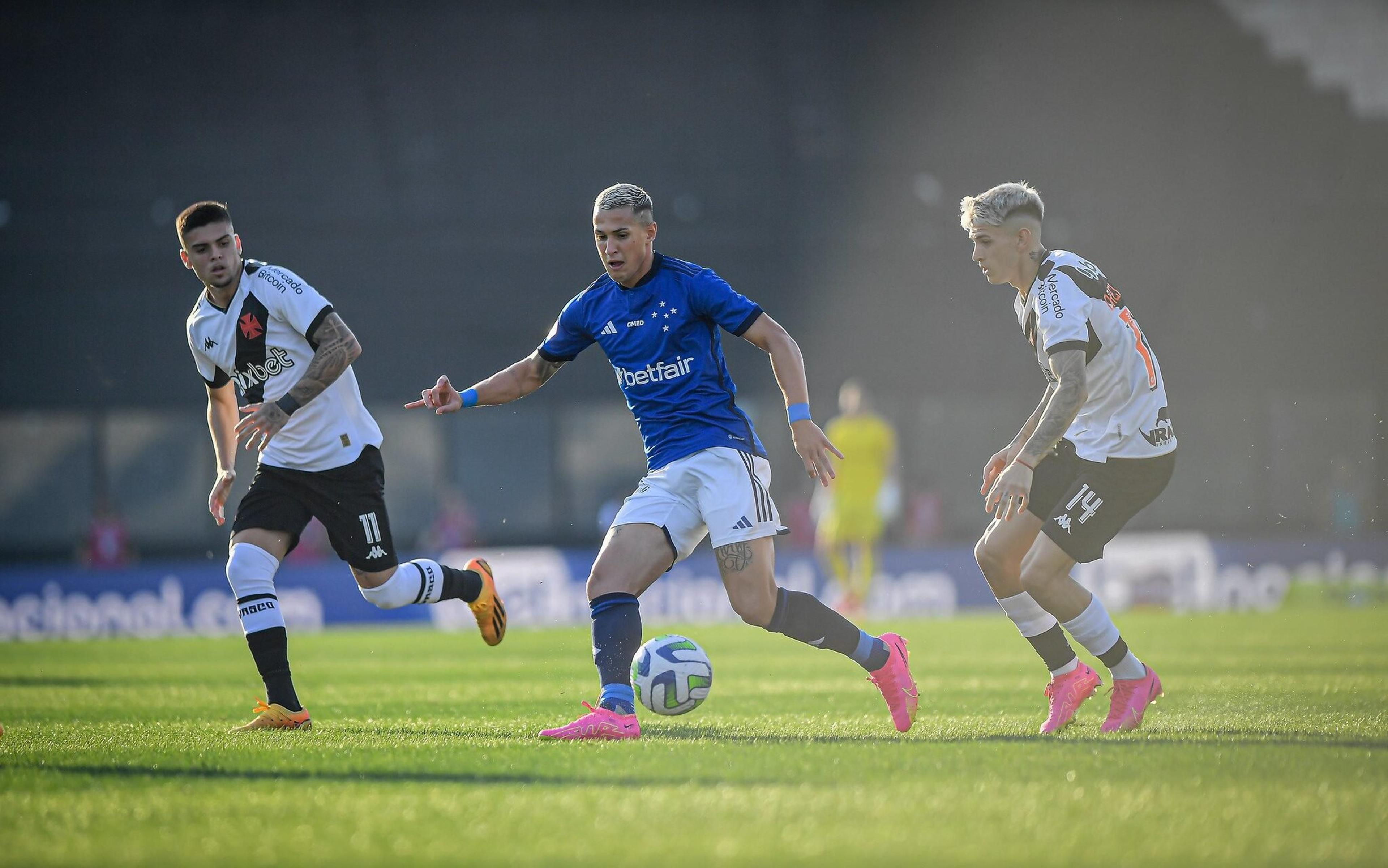 Vasco x Cruzeiro: onde assistir ao vivo, horário e escalações do jogo pelo Brasileirão