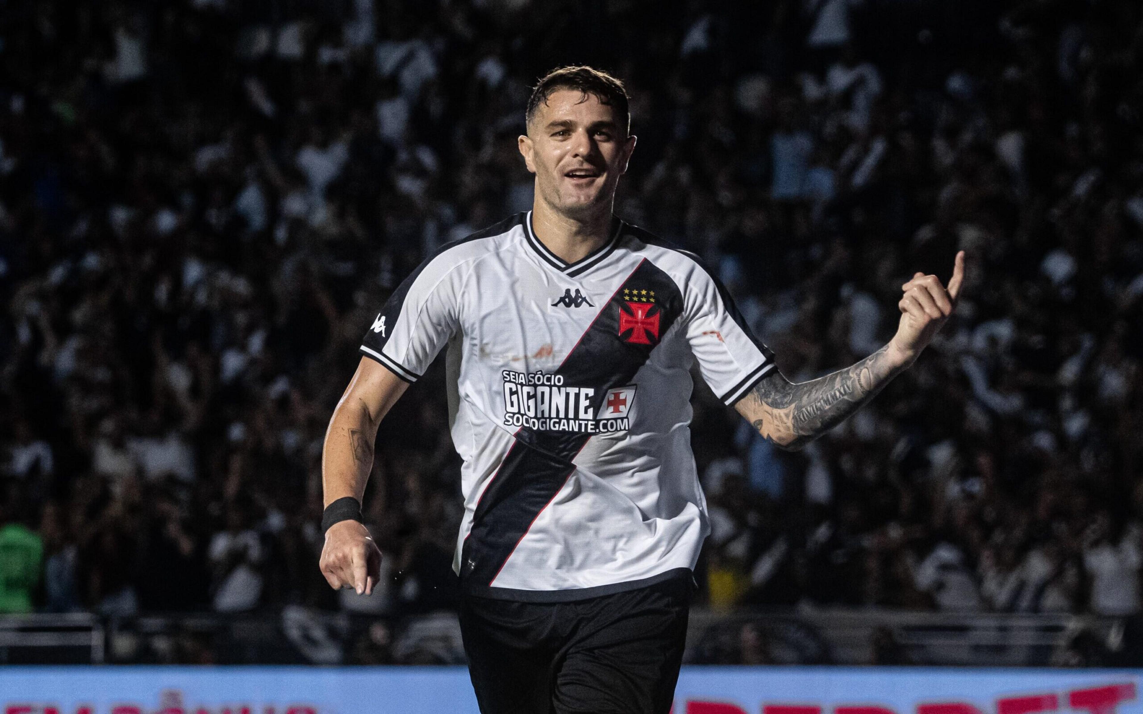 Pra cima! Veja a escalação do Vasco para encarar o Palmeiras