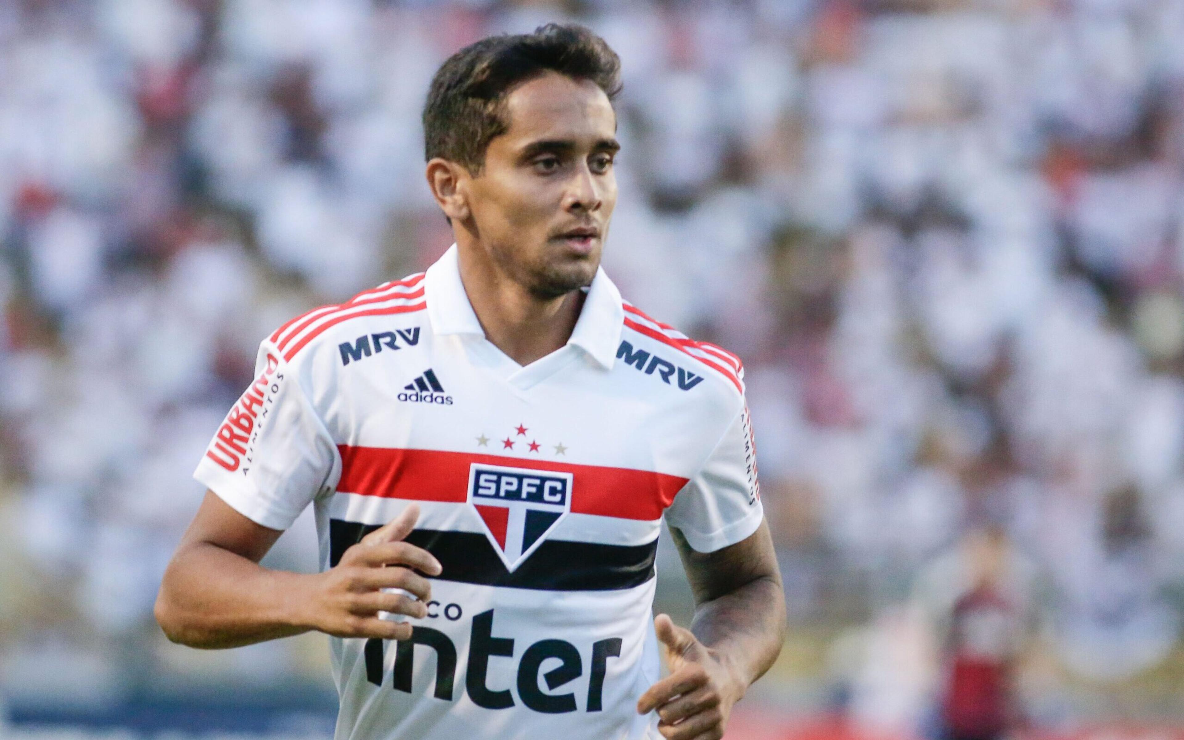 Aos 26 anos, ex-Sport e São Paulo anuncia aposentadoria do futebol após lesão grave