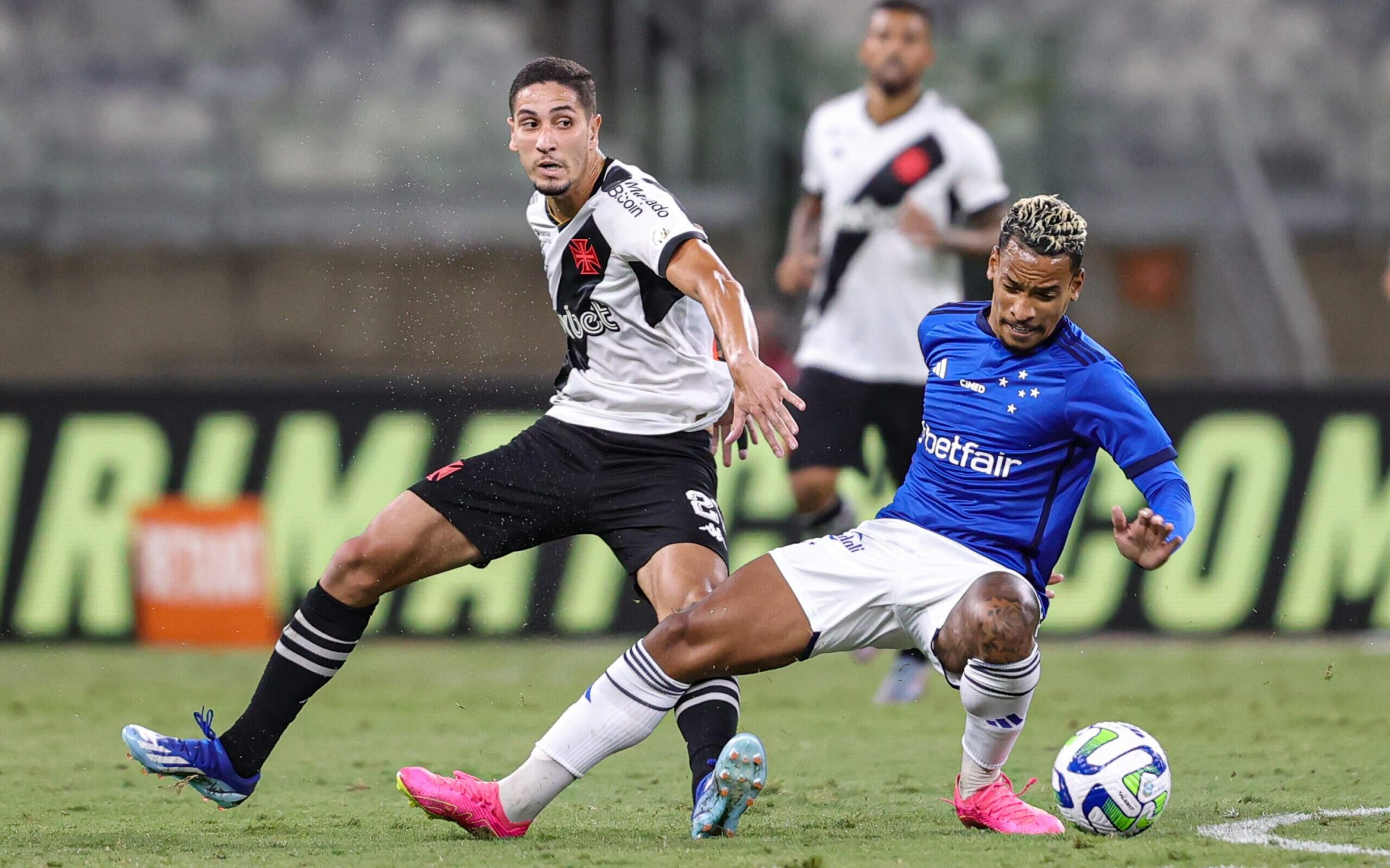 Quem tem a maior folha salarial: Vasco ou Cruzeiro?