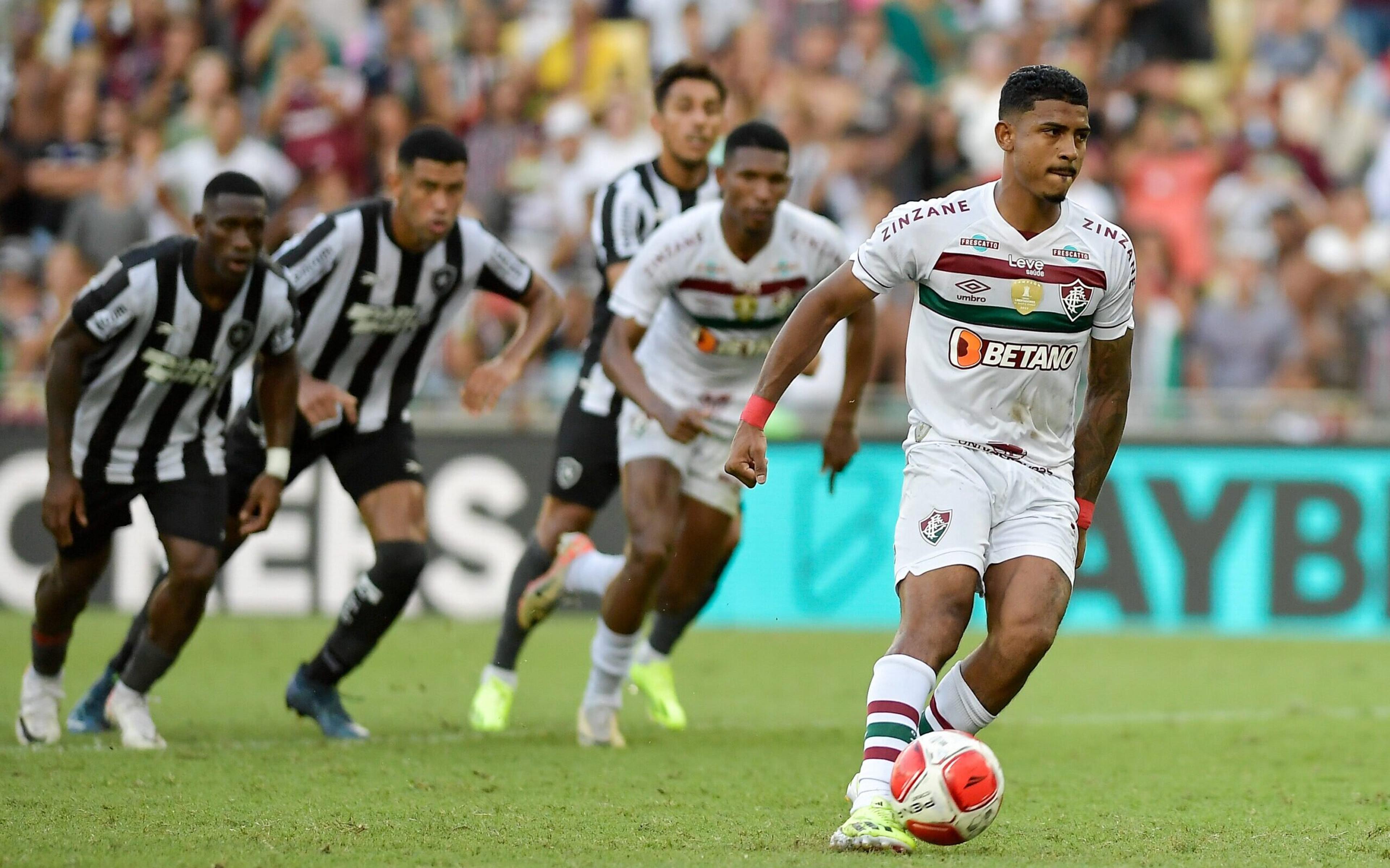 Botafogo x Fluminense: como é o histórico de jogos entre as equipes?