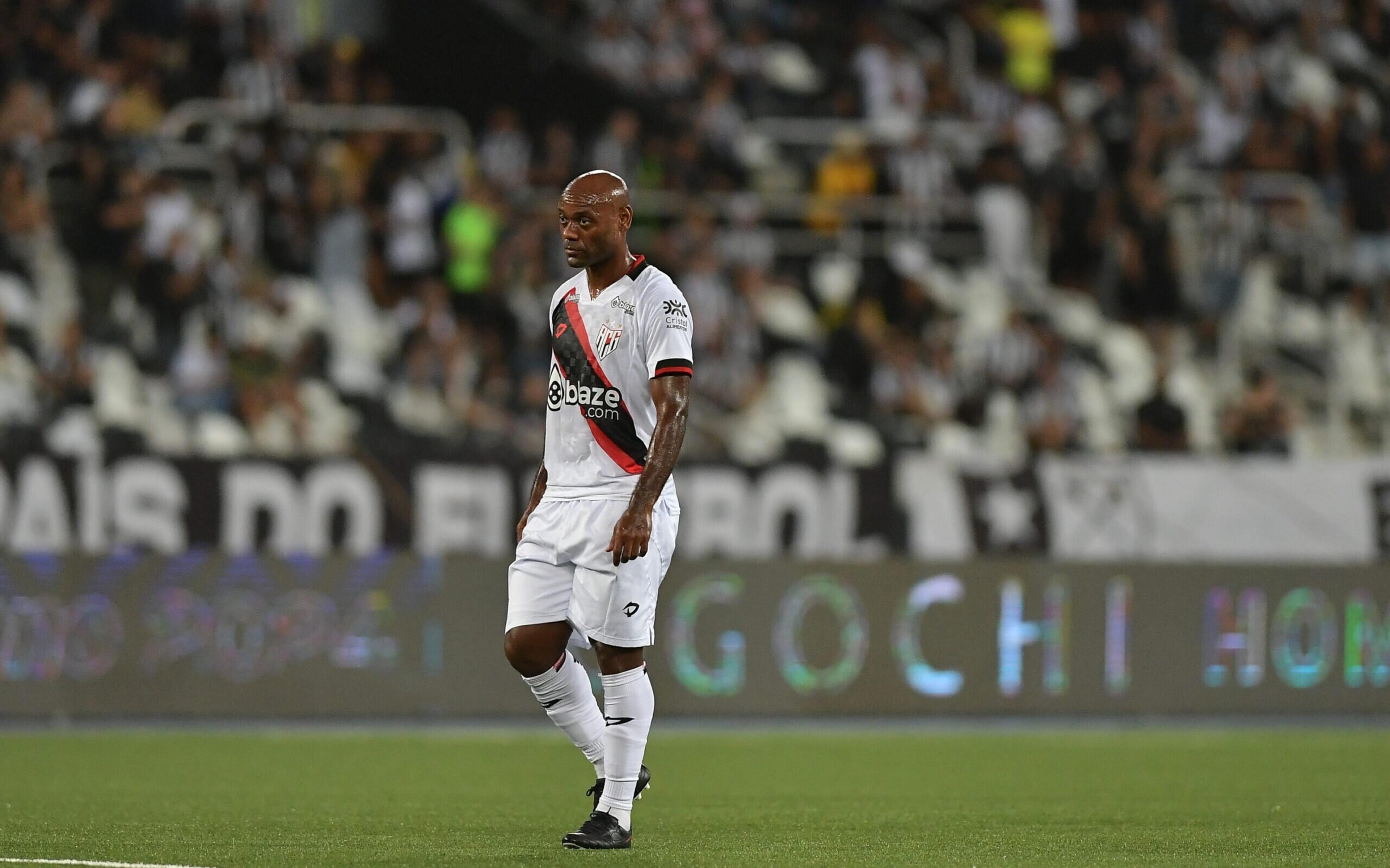 Gol perdido por Vágner Love contra o Corinthians impressiona a web: ‘Minha nossa’