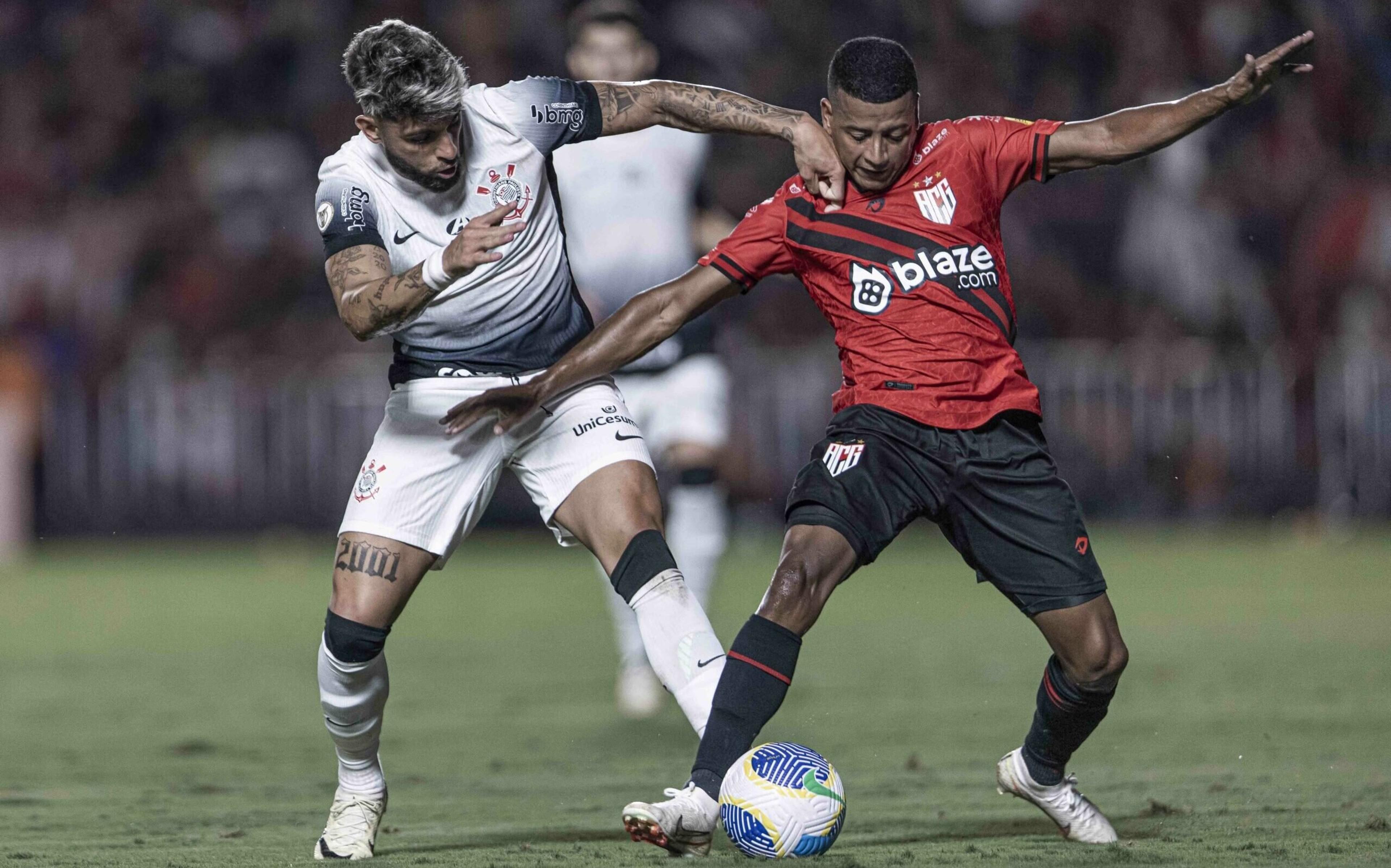 Yuri Alberto faz dois, mas Corinthians cede empate no fim para o Atlético-GO no Brasileirão