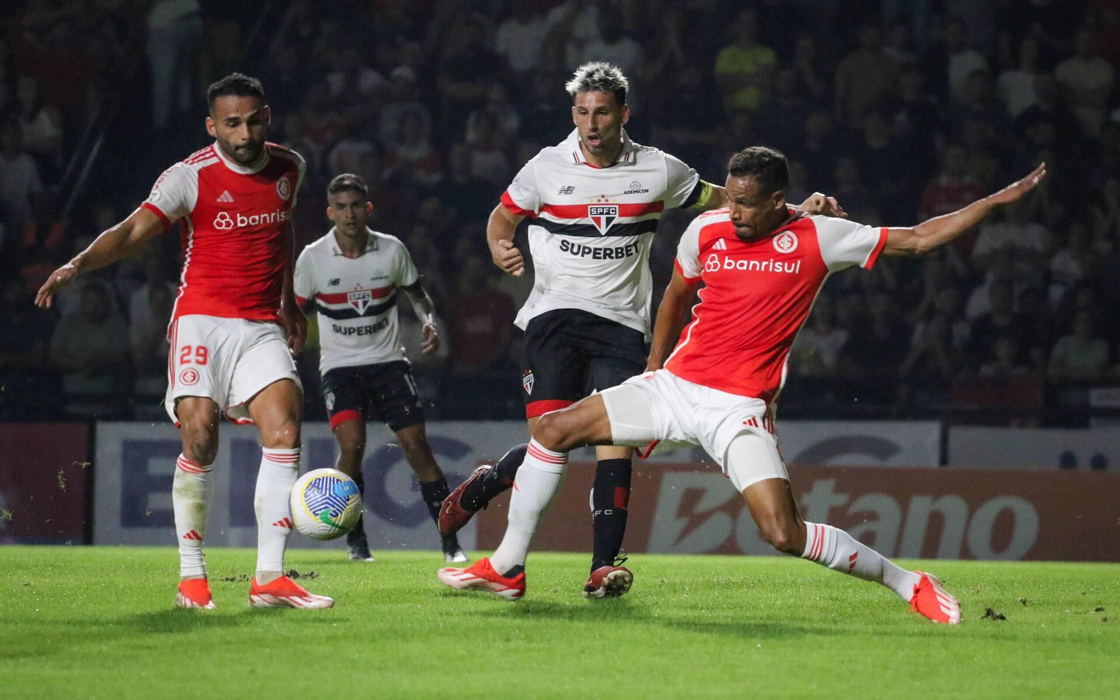 Em jogo com poucas emoções, Internacional e São Paulo empatam sem gols no Brasileirão