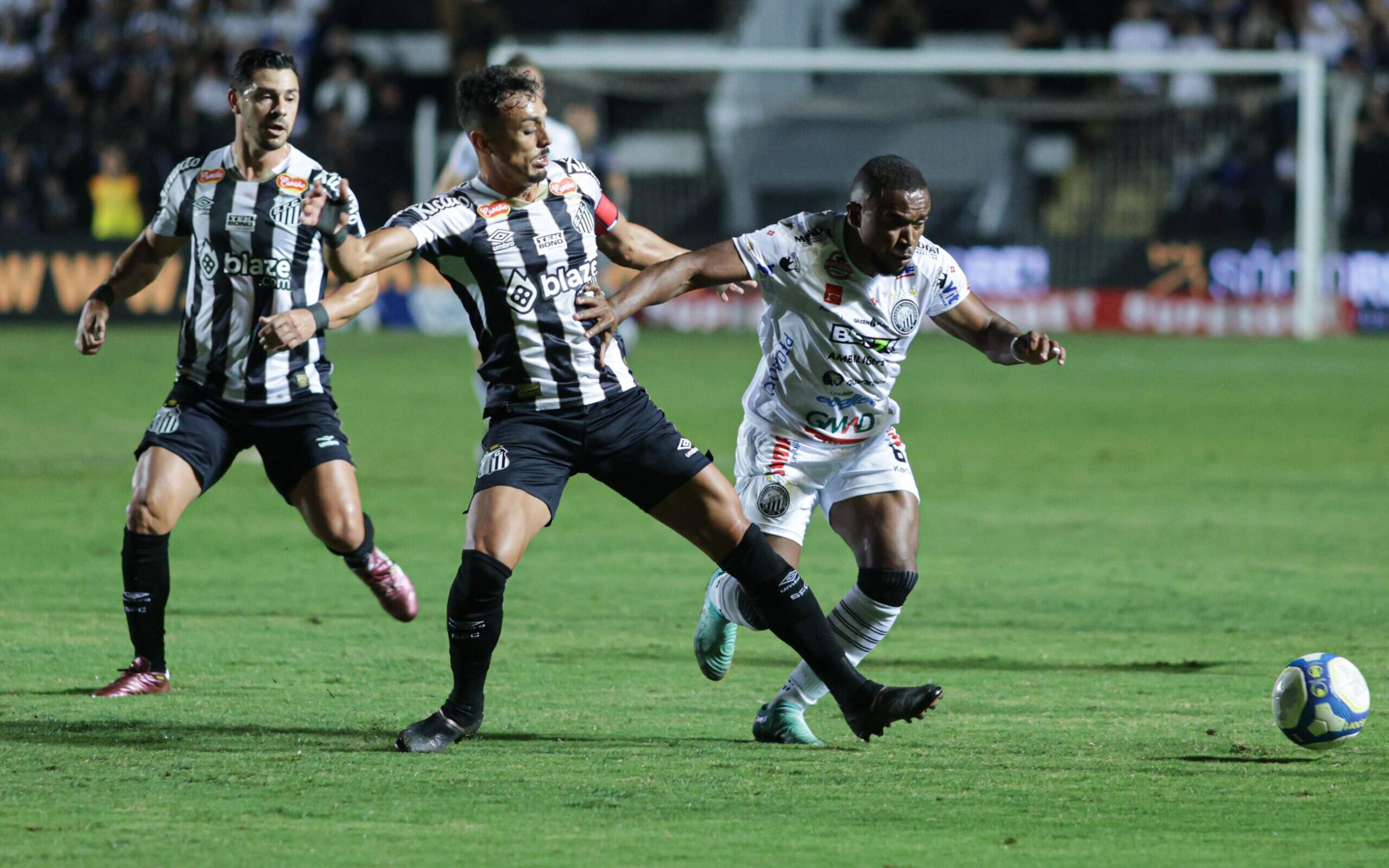 Santos perde para o Operário e sofre quarta derrota consecutiva na Série B