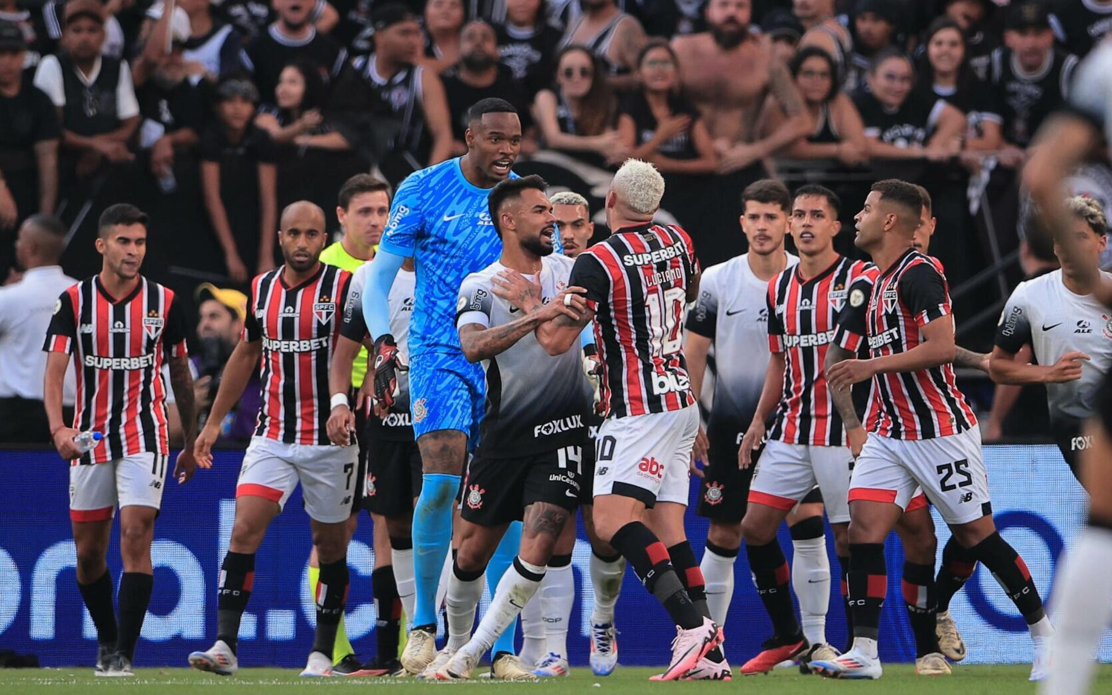 Carlos Miguel e Luciano trocam provocações no Instagram após confusão no clássico; confira