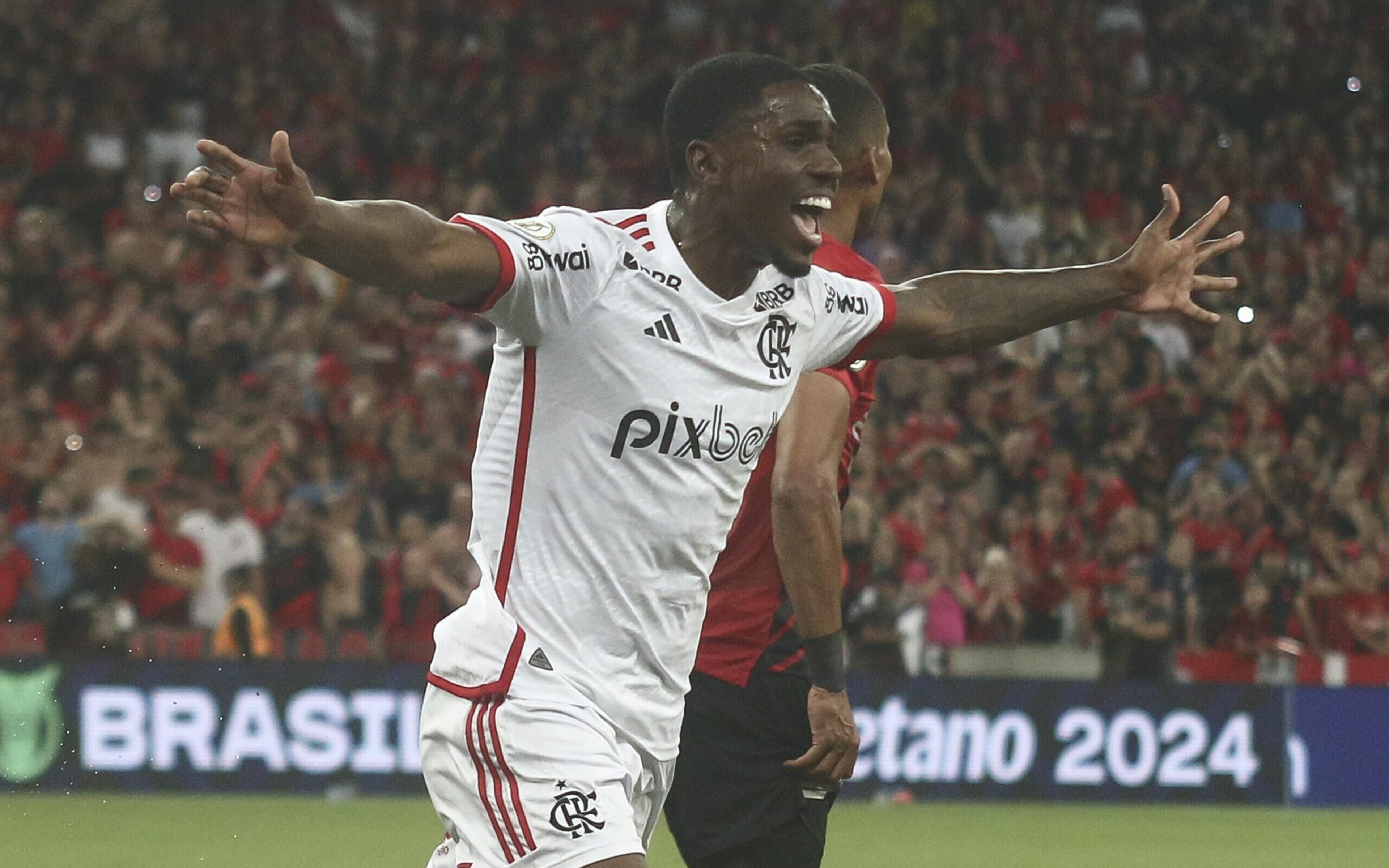 Quem é Evertton Araújo, autor do gol de empate do Flamengo contra o Athletico-PR?