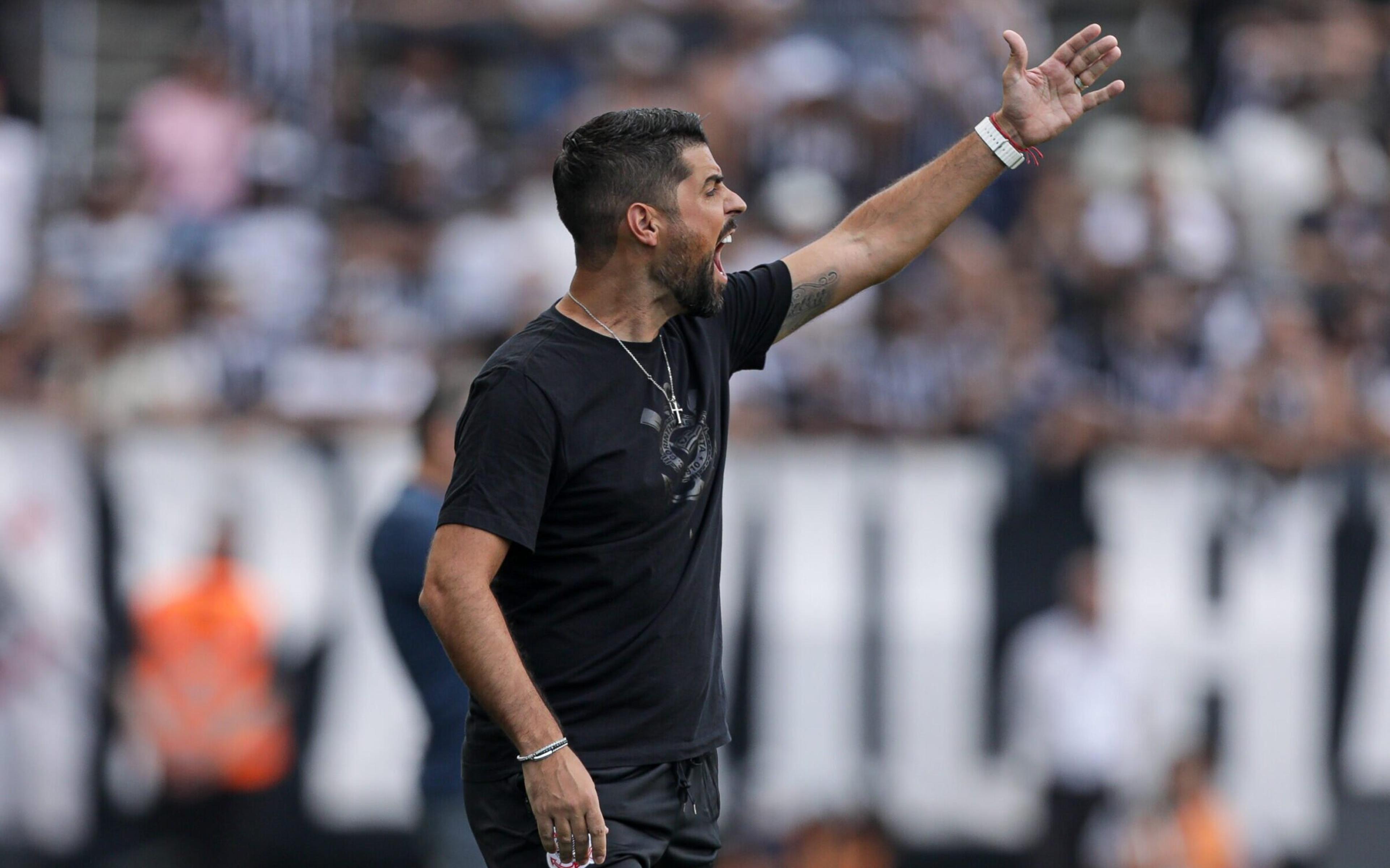 Técnico do Corinthians, António Oliveira avalia empate contra Atlético-GO e explica situação de Carlos Miguel