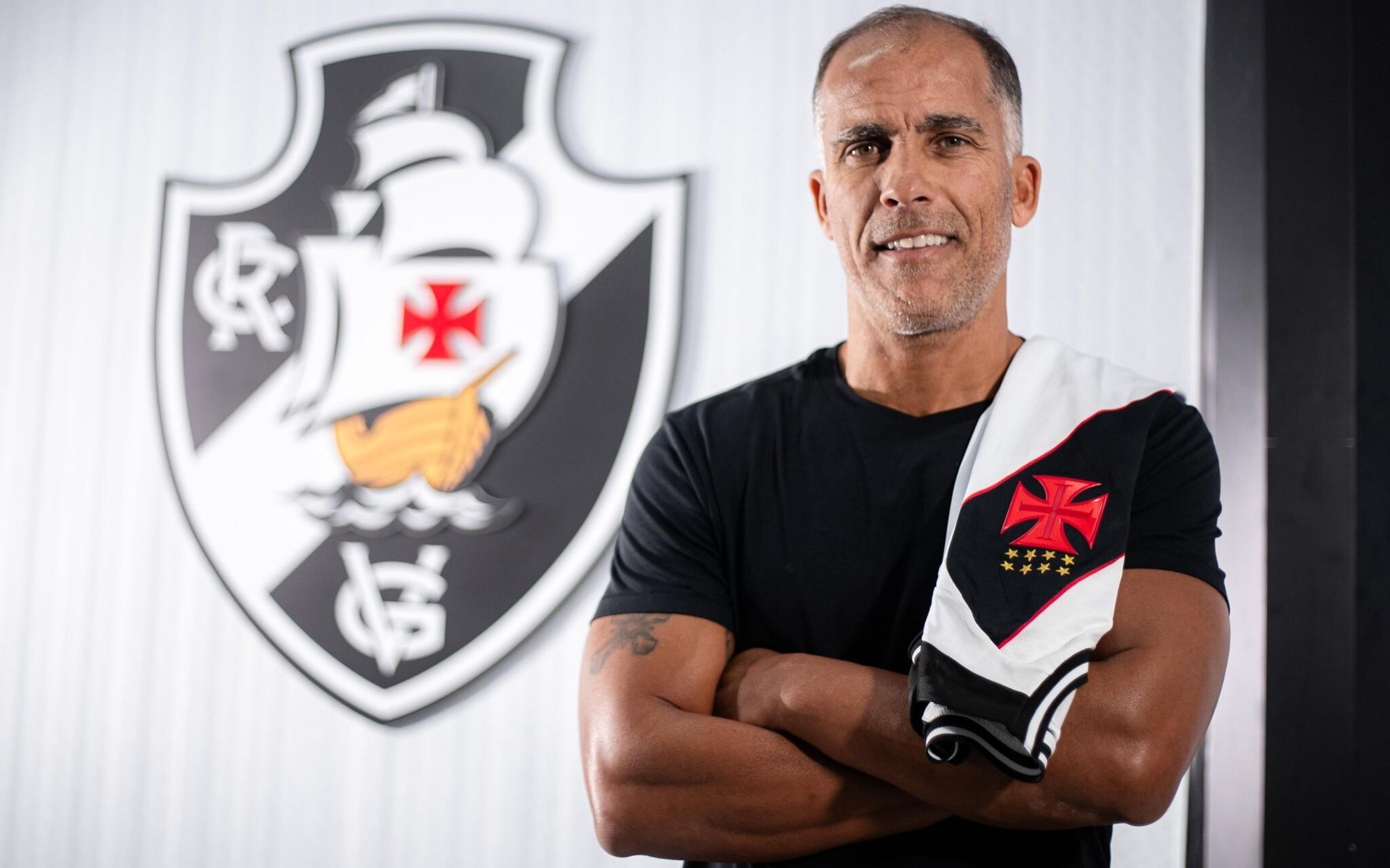 Vasco anuncia Felipe como diretor técnico