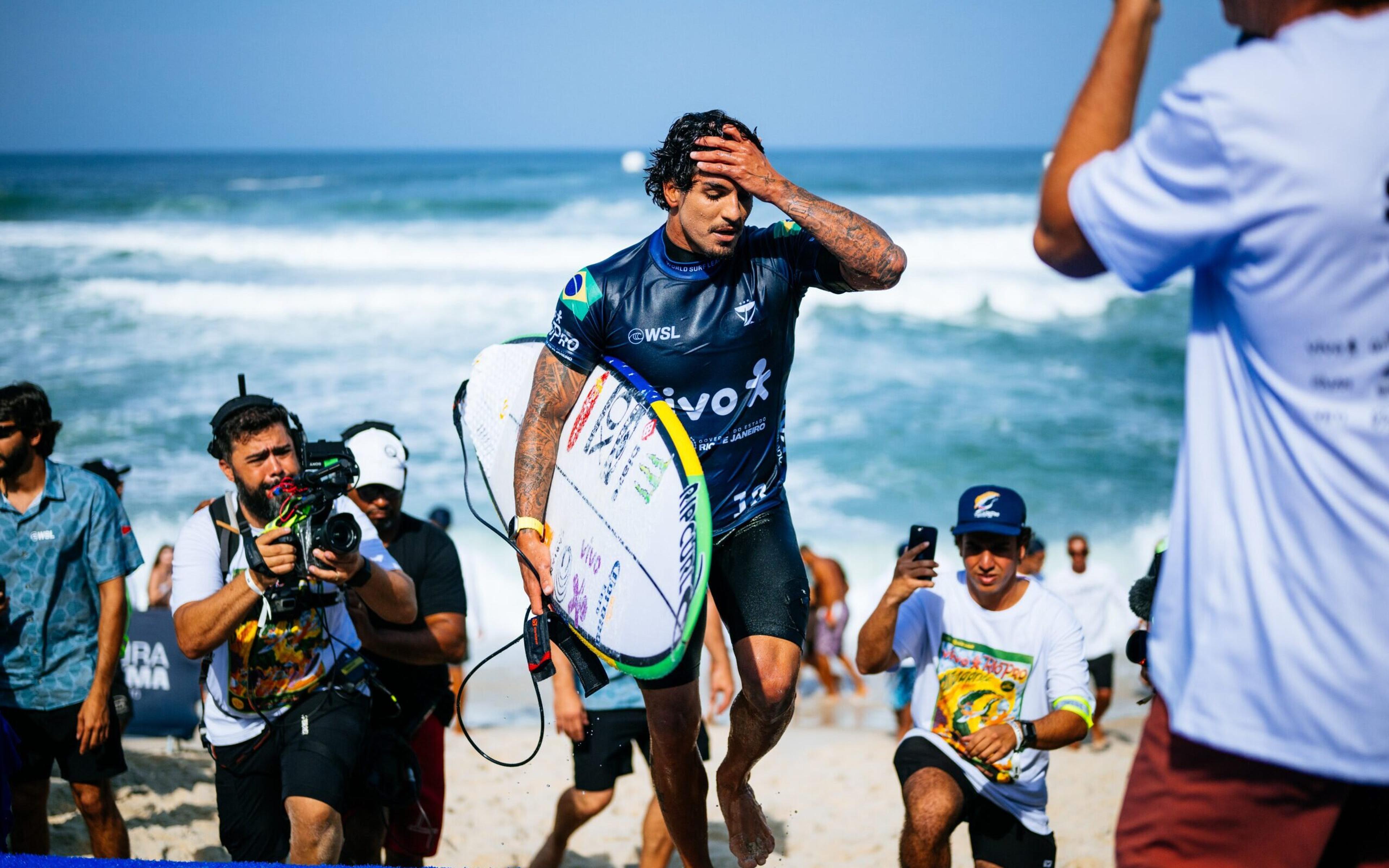 Eliminado nas quartas, Medina mantém escrita negativa em águas brasileiras