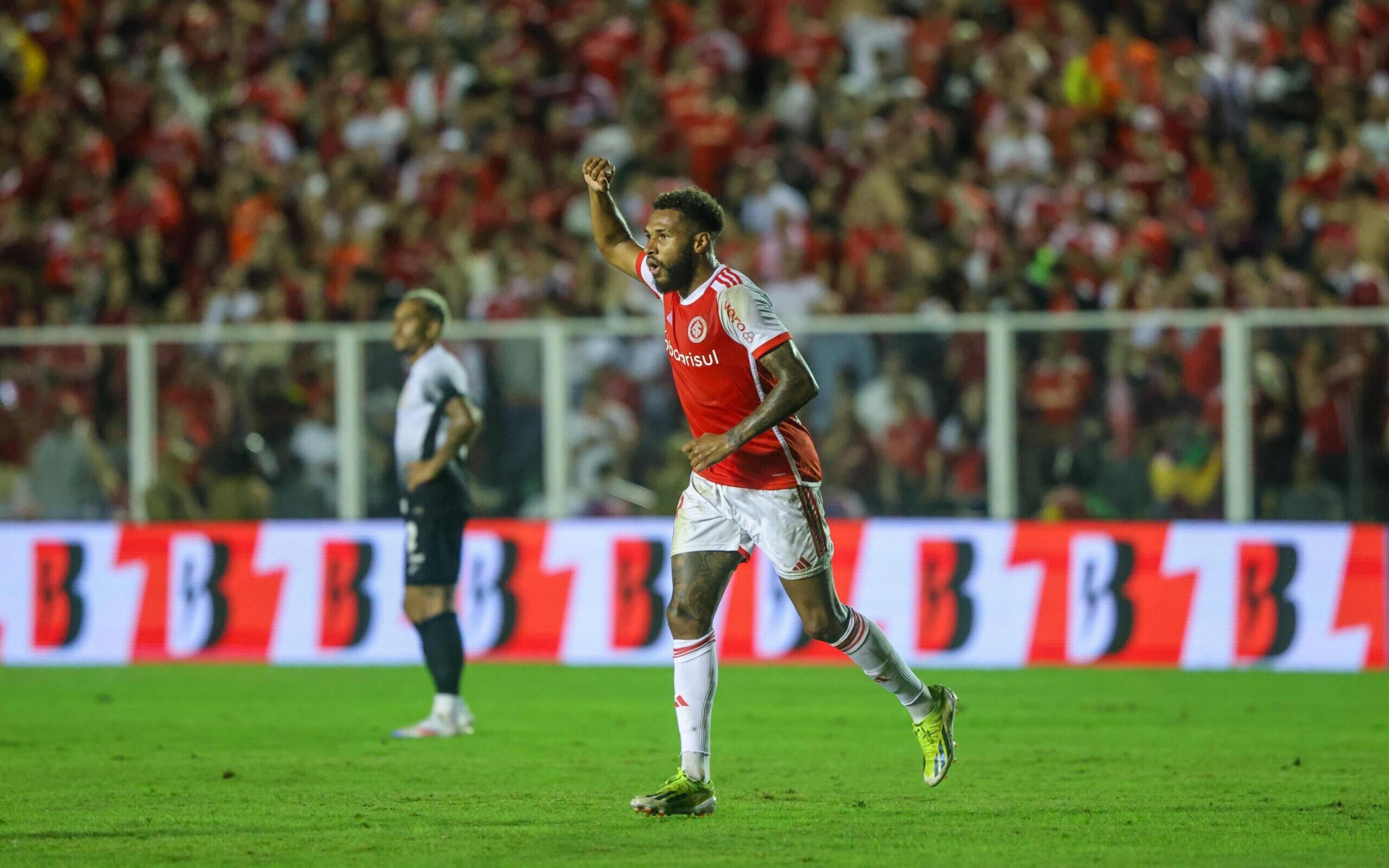 Criciúma x Internacional: onde assistir ao vivo, horário e escalações do jogo pelo Brasileirão