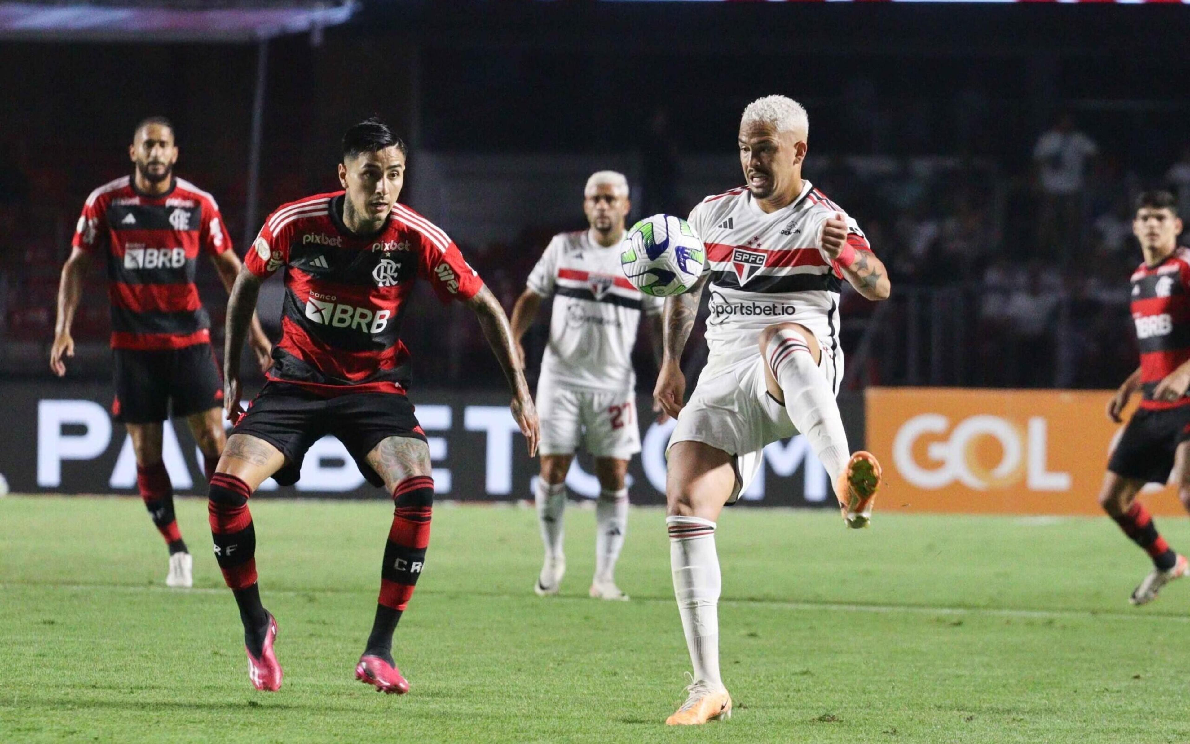 São Paulo e Flamengo se enfrentaram apenas uma vez no mata-mata da Libertadores