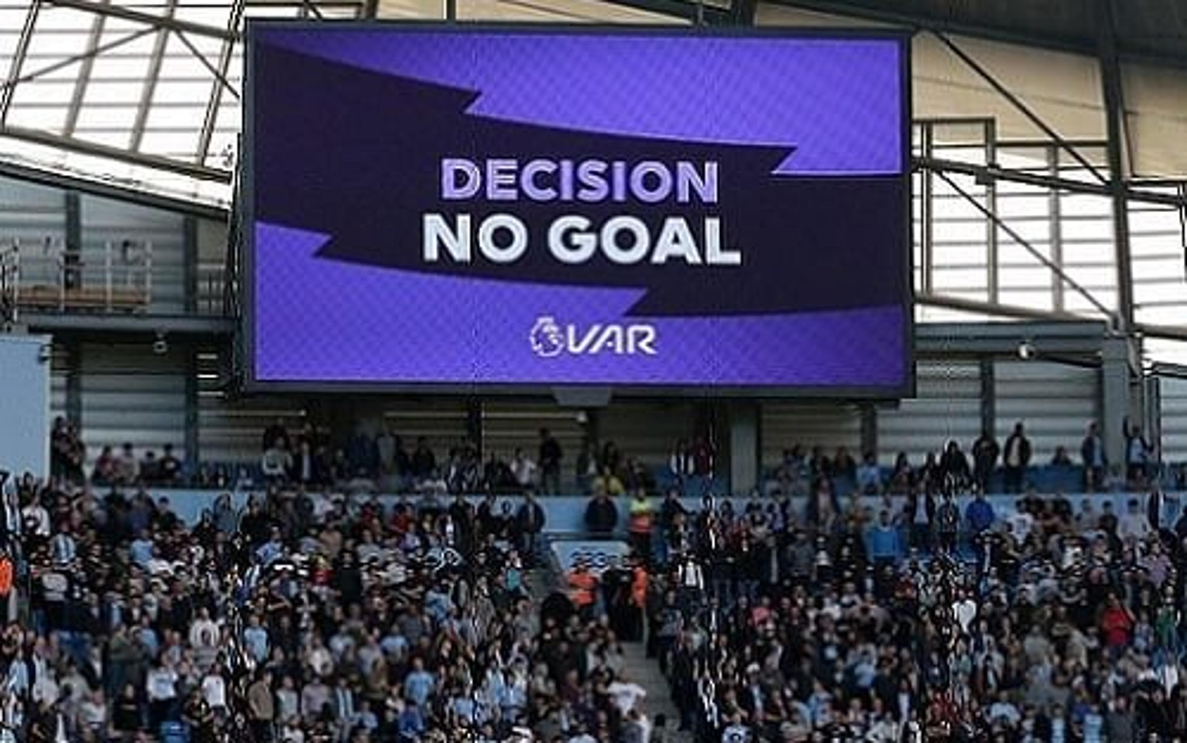 Clubes da Premier League tomam decisão sobre uso do VAR