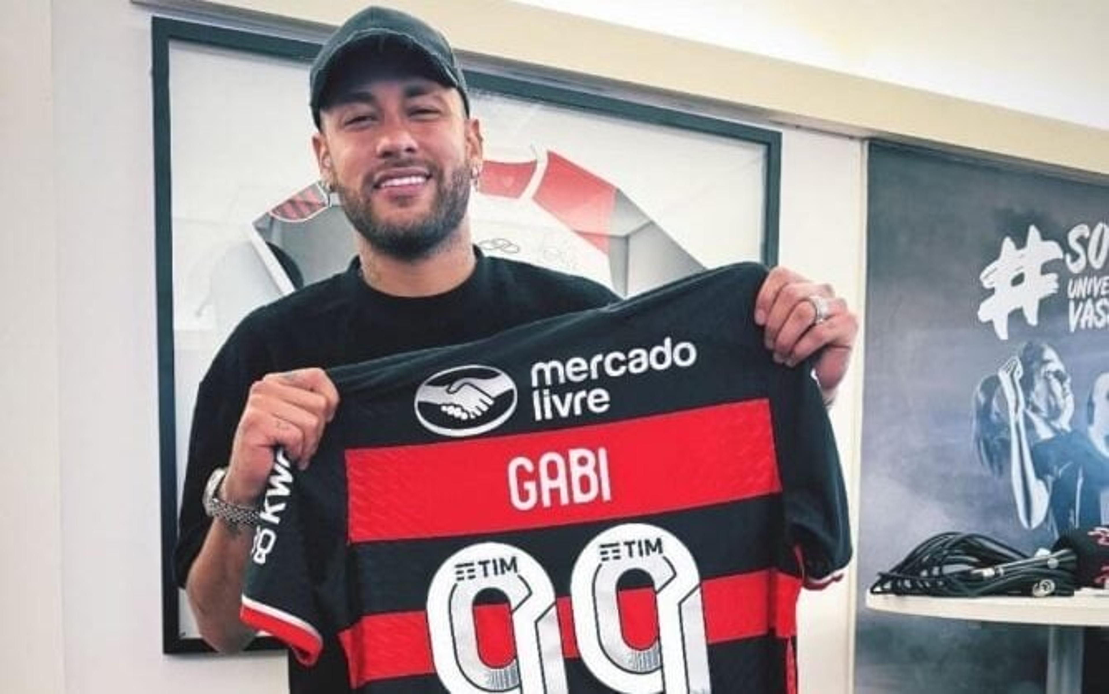 Neymar visita vestiário no Maracanã e manda recado à torcida do Flamengo; assista