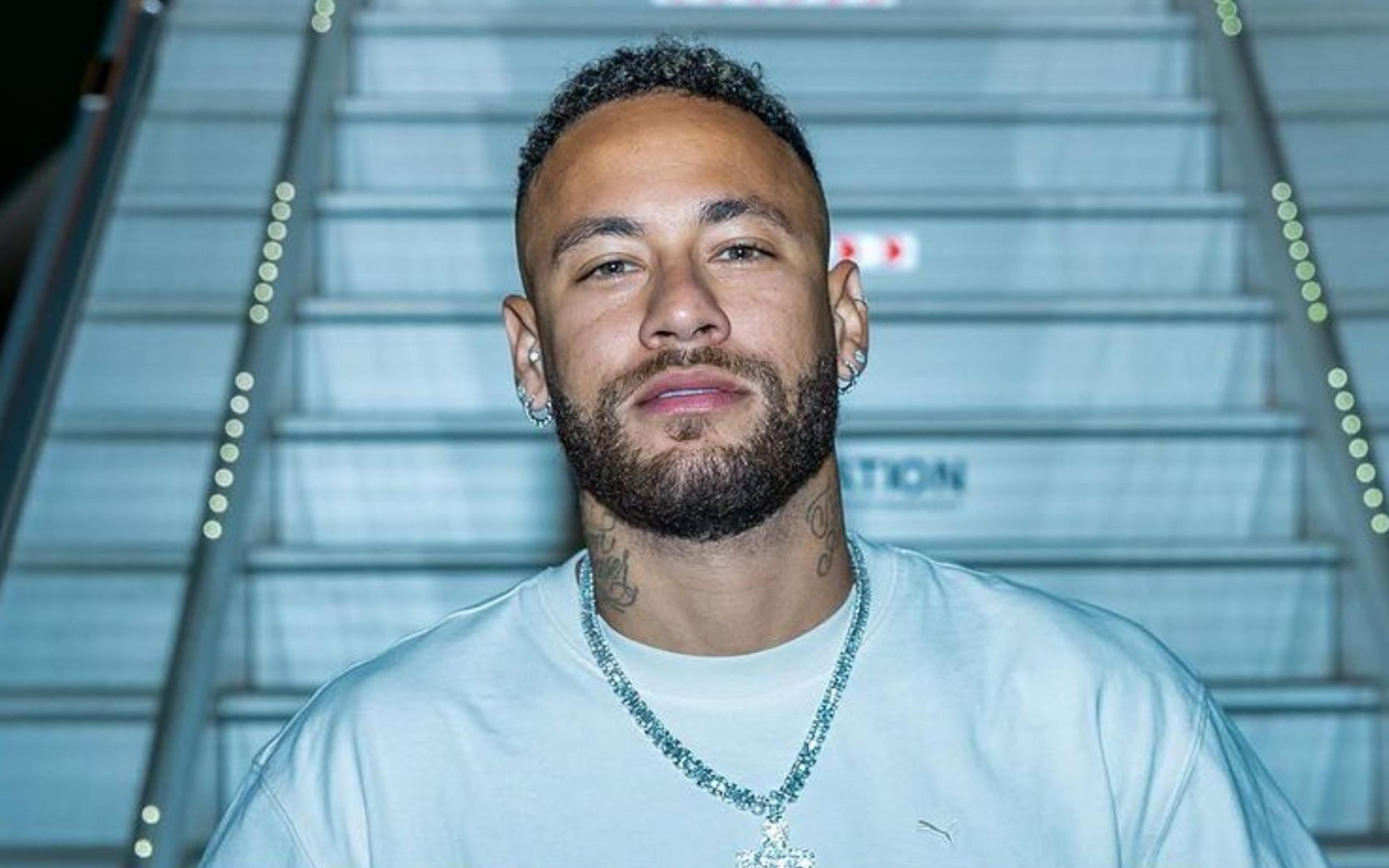 Neymar fará exame de DNA para verificar se é pai de menina de 10 anos, diz advogado