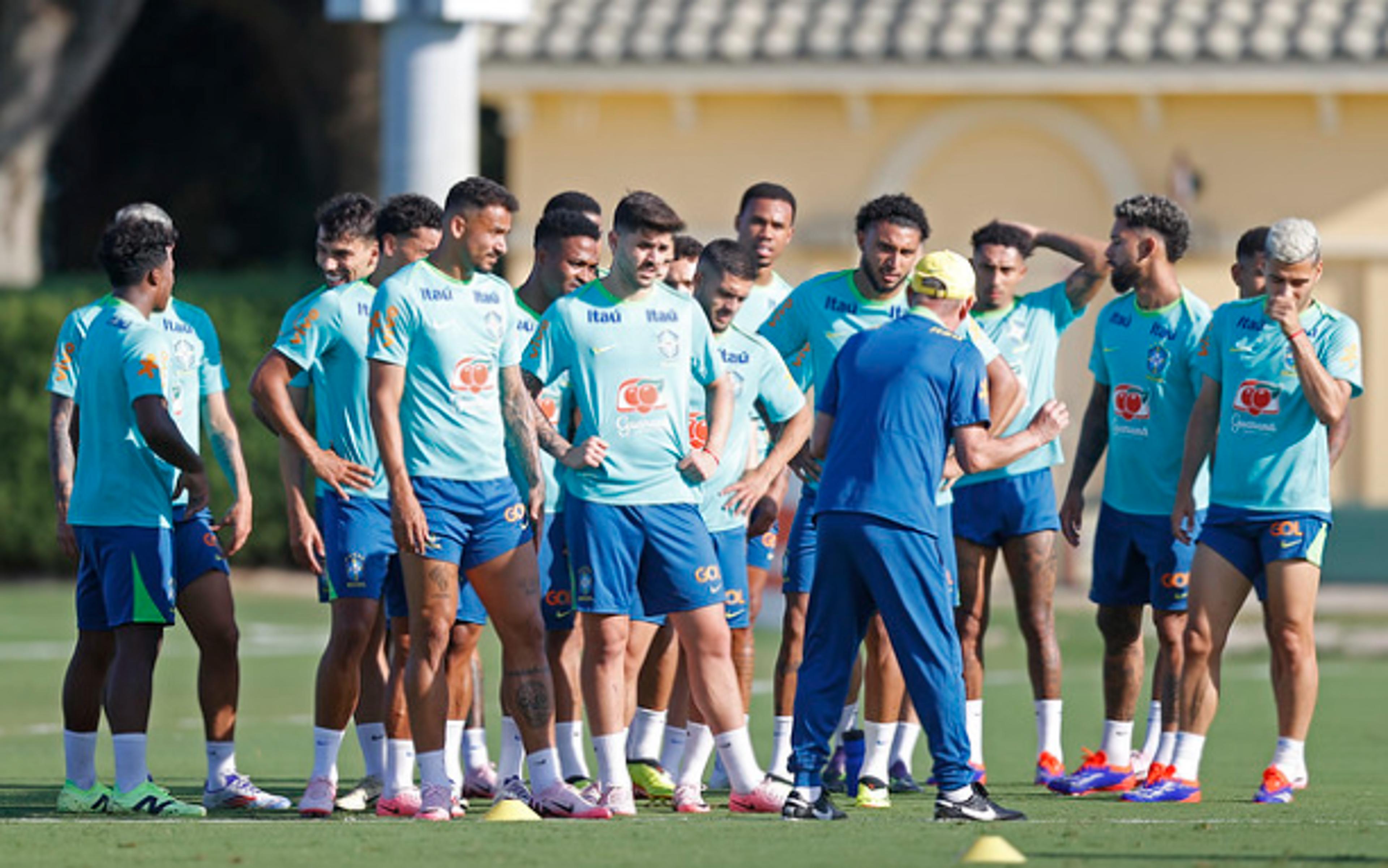 Seleção Brasileira treina com trio do Real Madrid, mas tem baixa na zaga