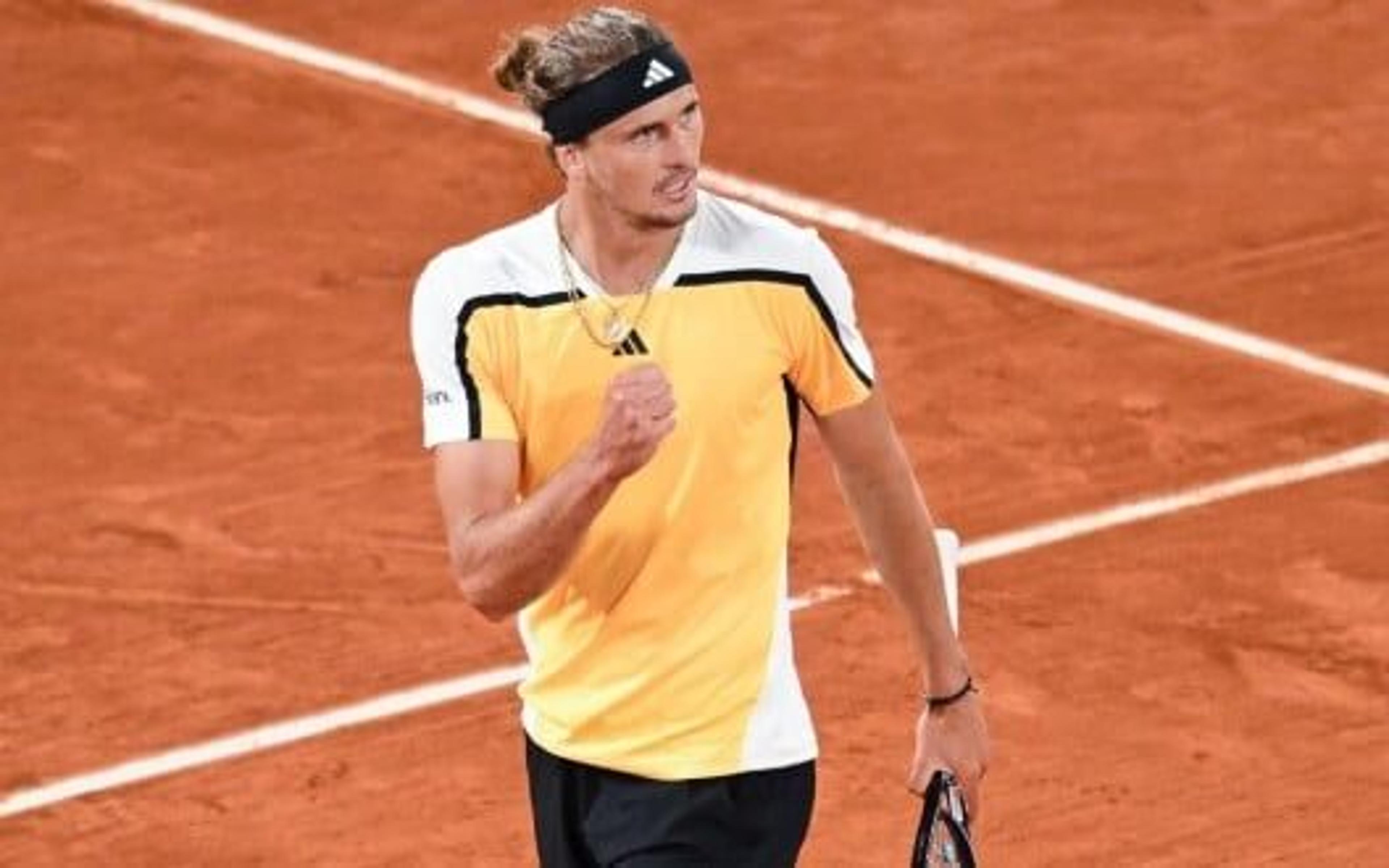 Zverev tem dificuldade, mas vai à semi e encara Ruud por vaga na final em Roland Garros