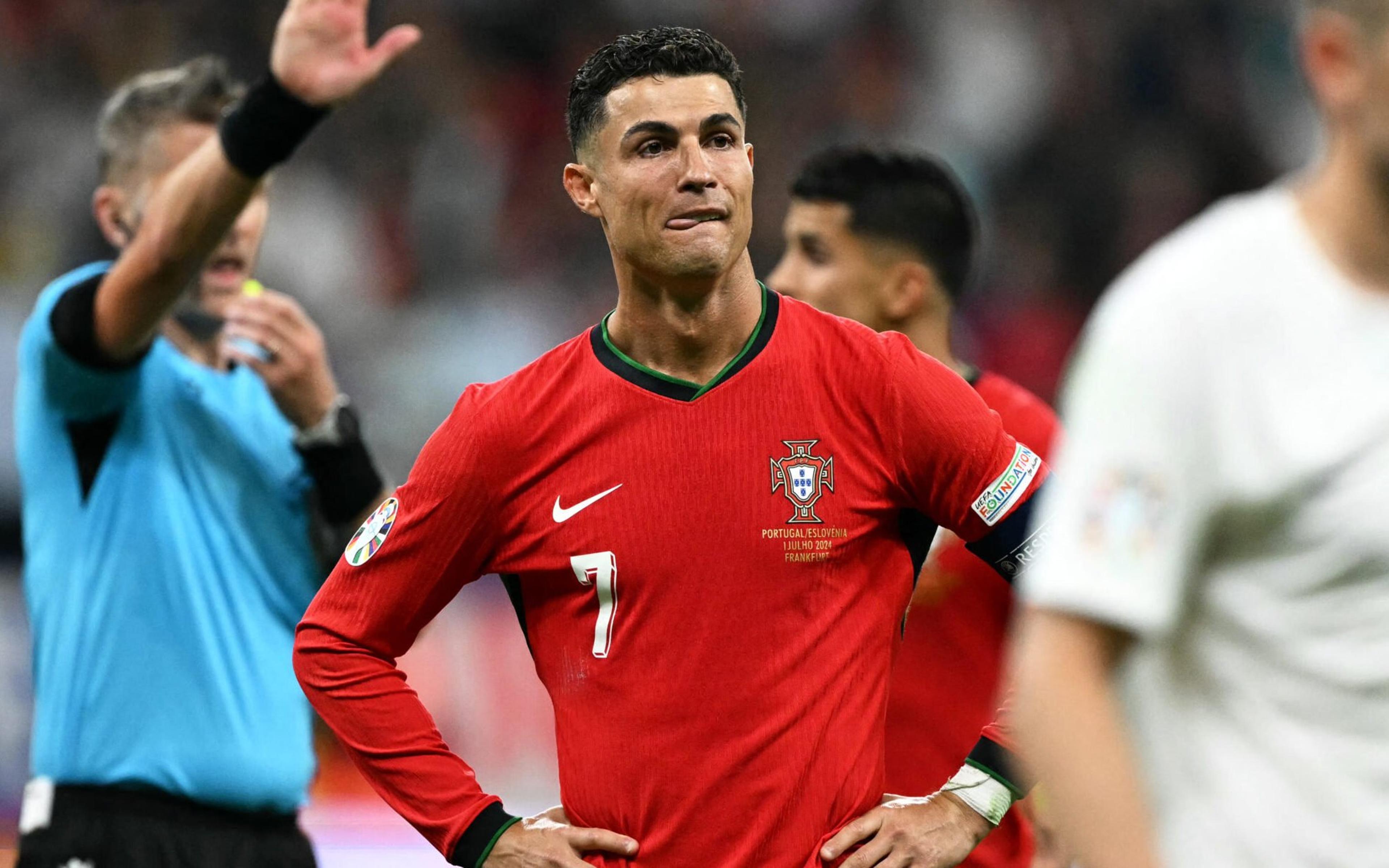 Cristiano Ronaldo chora em campo após pênalti perdido por Portugal e jornalistas comentam