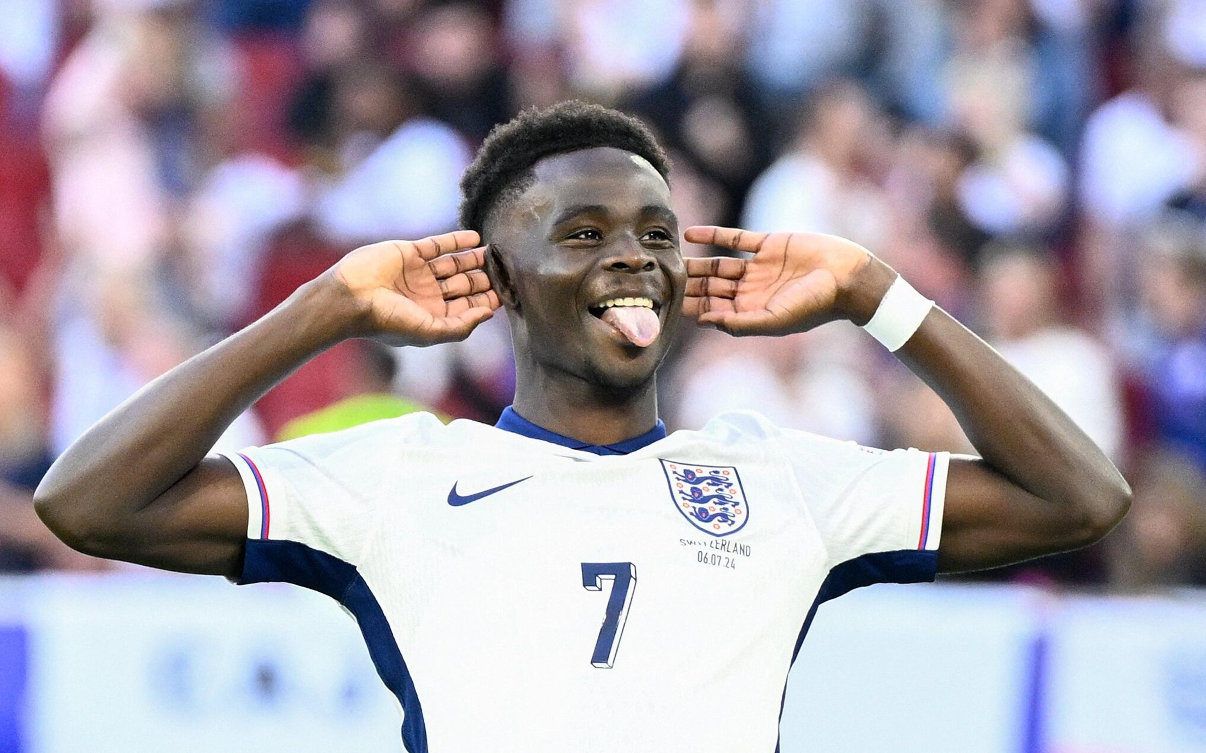 Homem do jogo contra a Suíça, Saka celebra classificação da Inglaterra na Euro