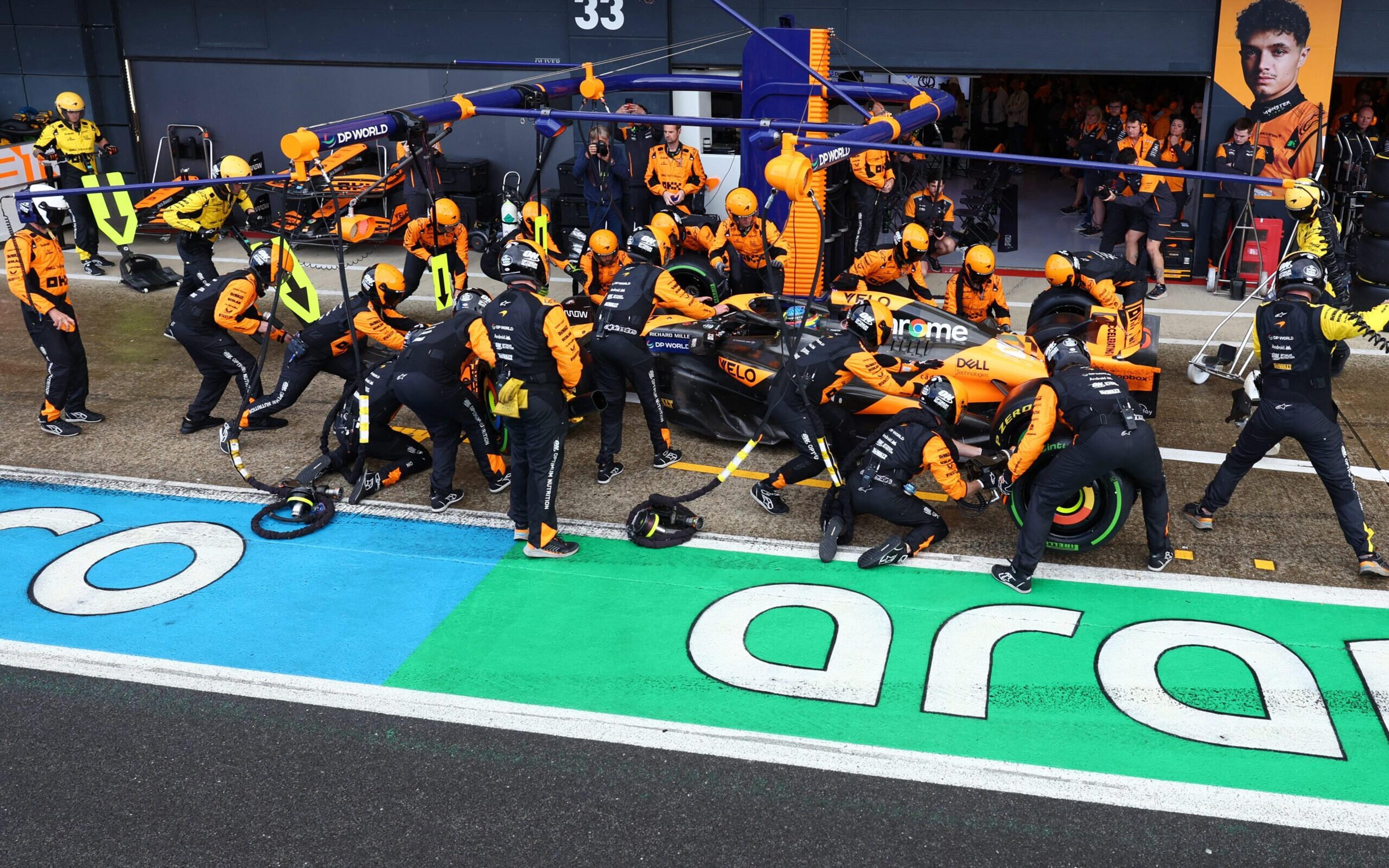 F1: McLaren diz que ‘ganância’ impediu pit-stop duplo no GP da Inglaterra