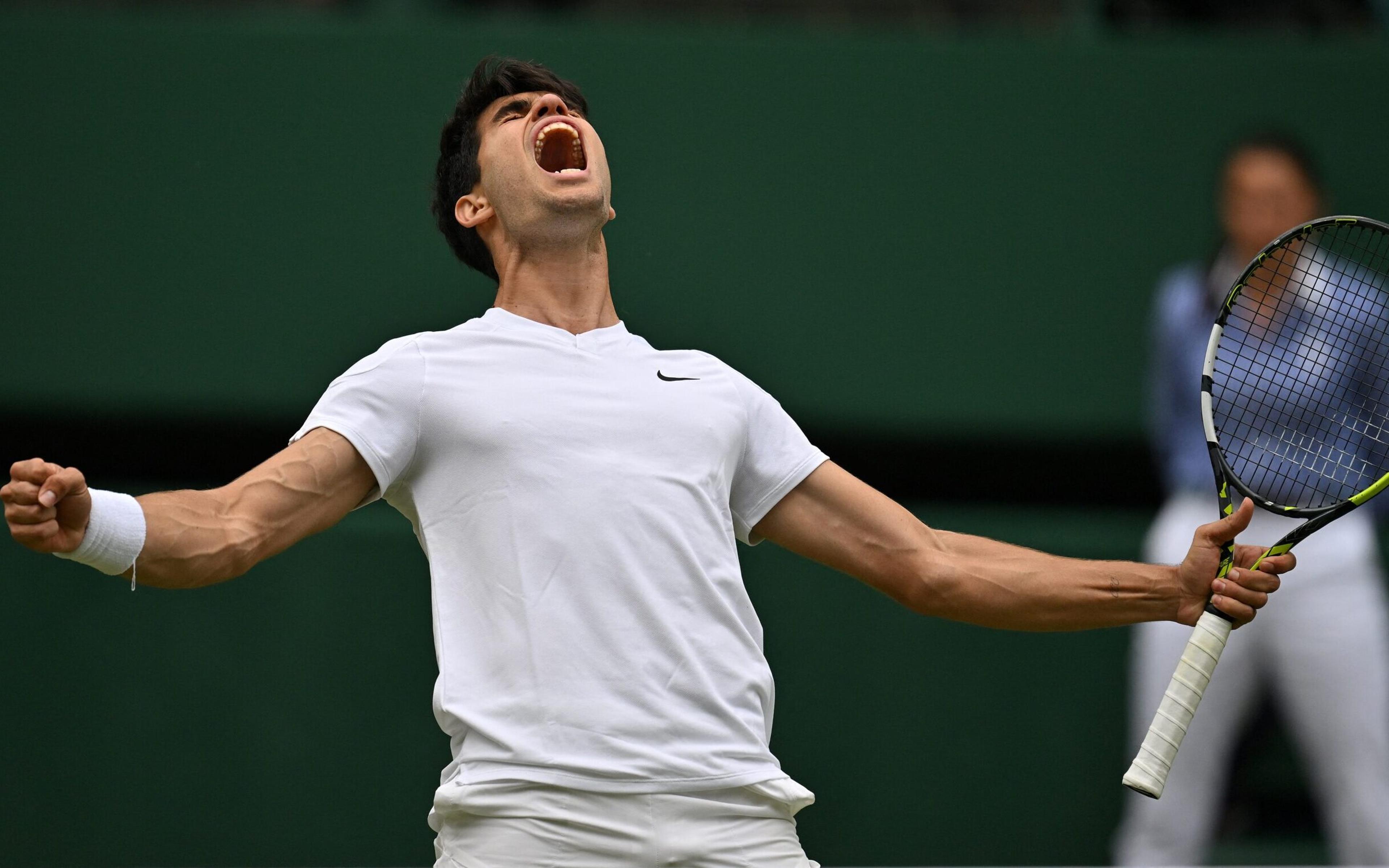 Alcaraz vira contra Medvedev e buscará o bicampeonato em Wimbledon