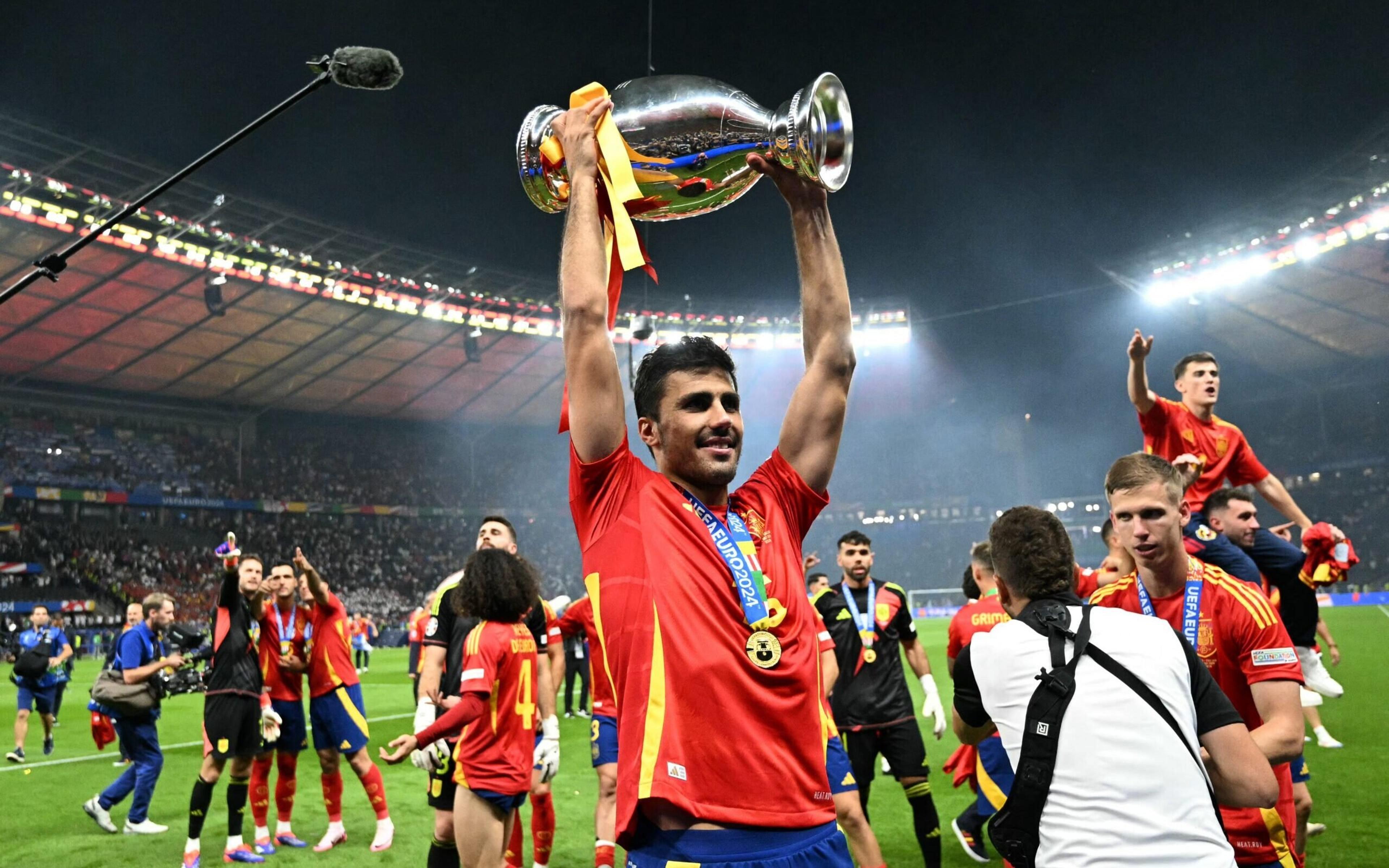 Craque da Euro, Rodri faz campanha por Bola de Ouro: ‘Chegou a hora de um espanhol ganhar’