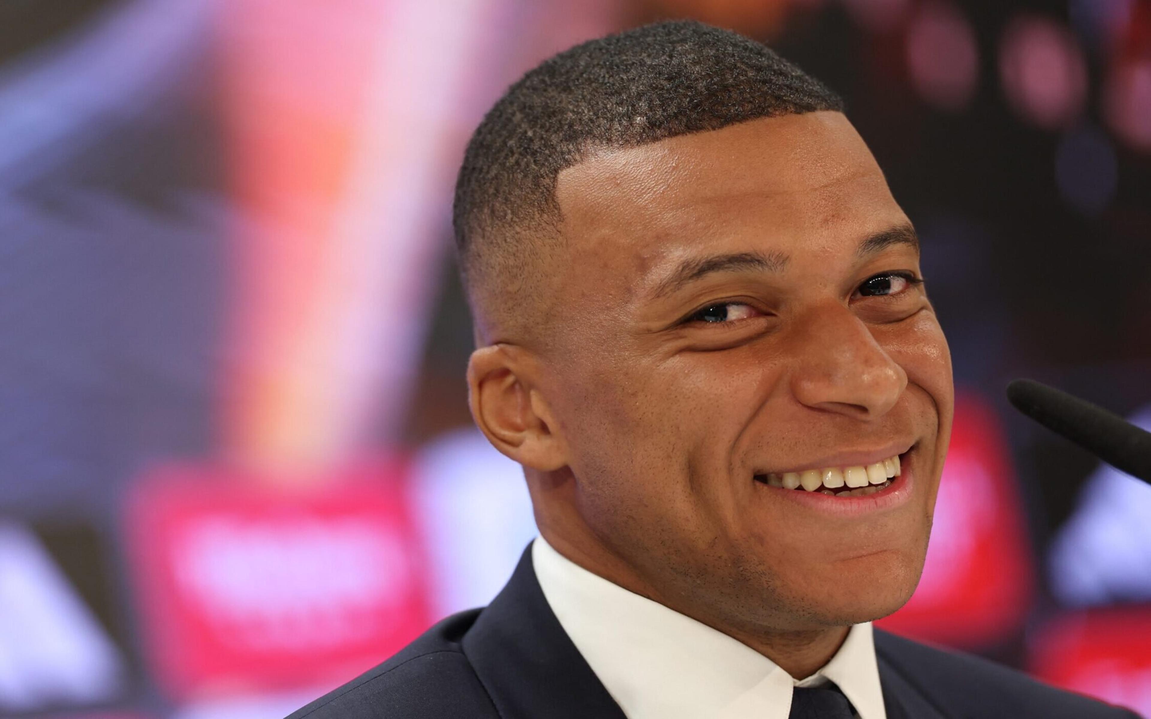 Mbappé deve processar PSG por dívida de meio bilhão de reais