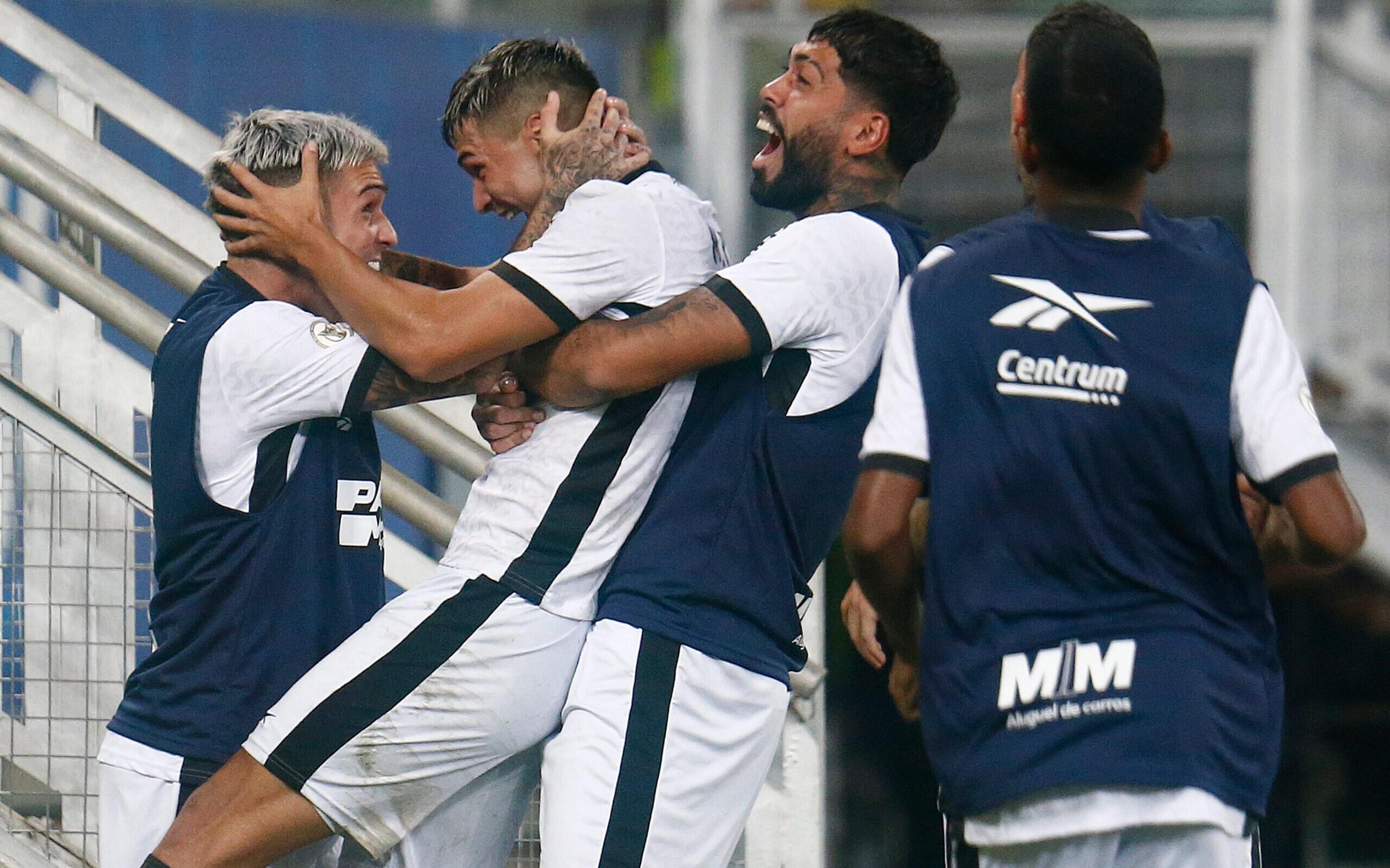 Uruguaio decide, e Botafogo vence Cuiabá fora de casa, pelo Brasileirão