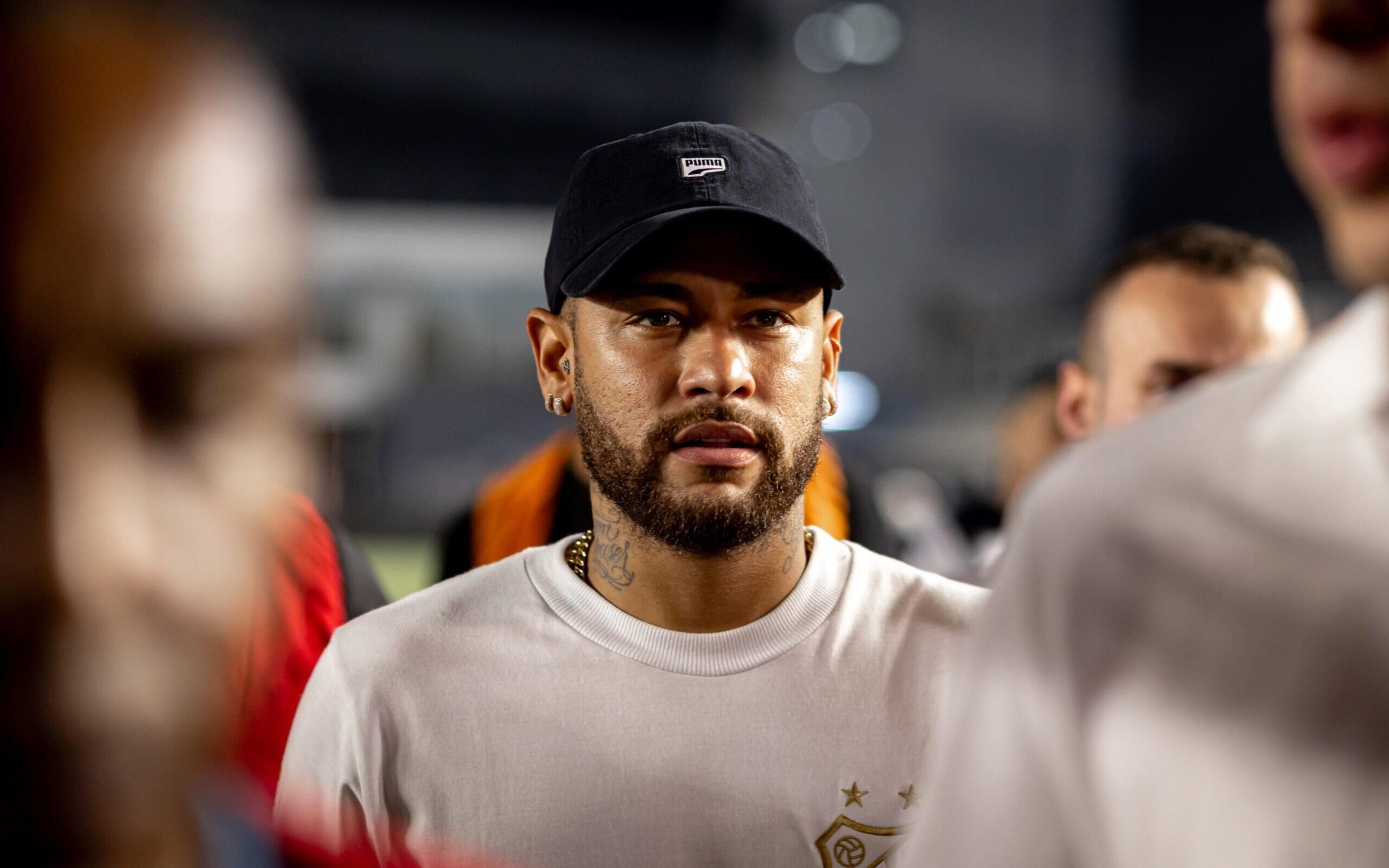 Neymar desabafa sobre lesão: ‘Tem dias que quero desistir’