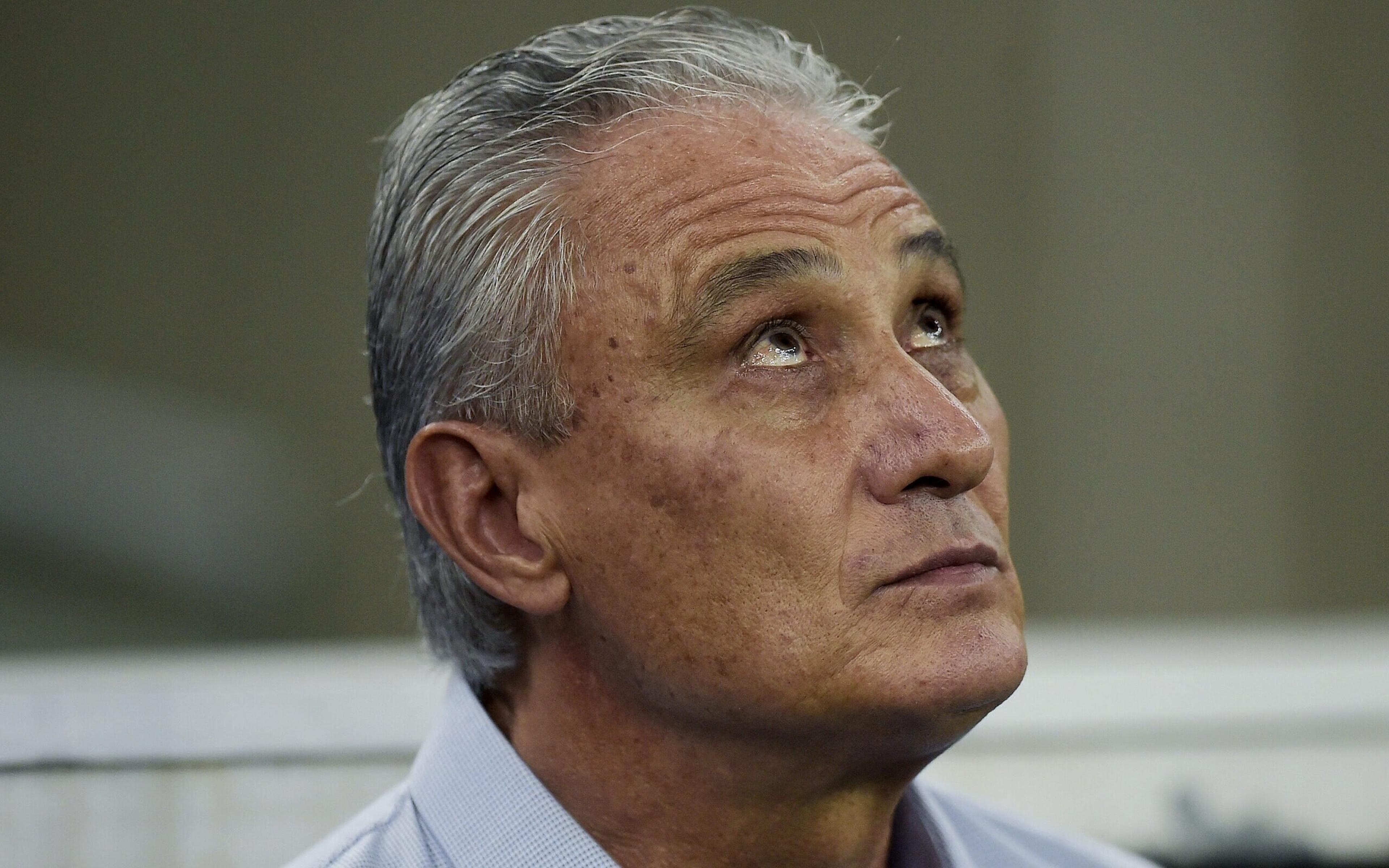 Internautas criticam escolha de Tite entre os titulares do Flamengo: ‘Time que tá ganhando não se mexe’