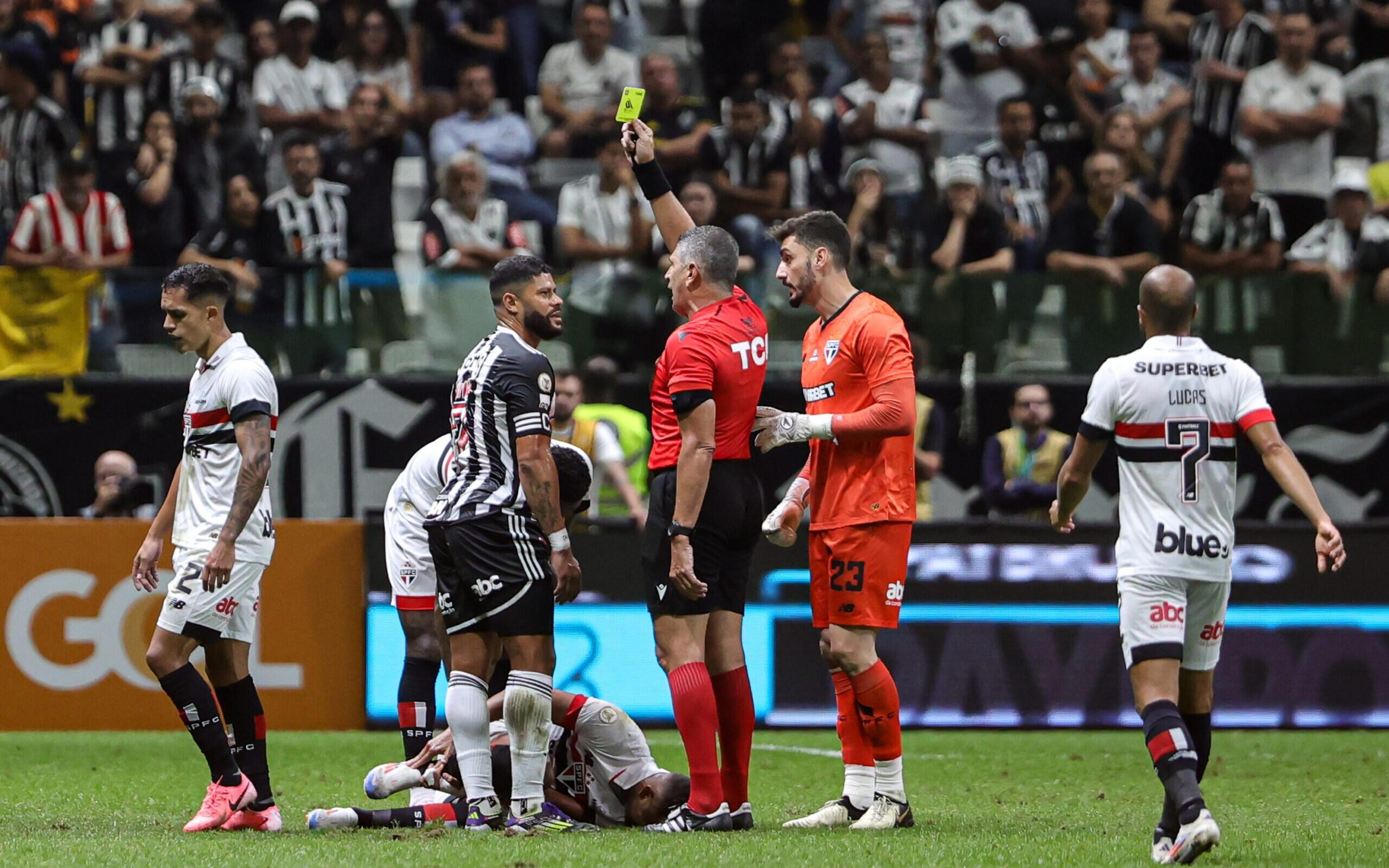 Erros de arbitragem chamam atenção no cenário nacional; alguns profissionais são afastados