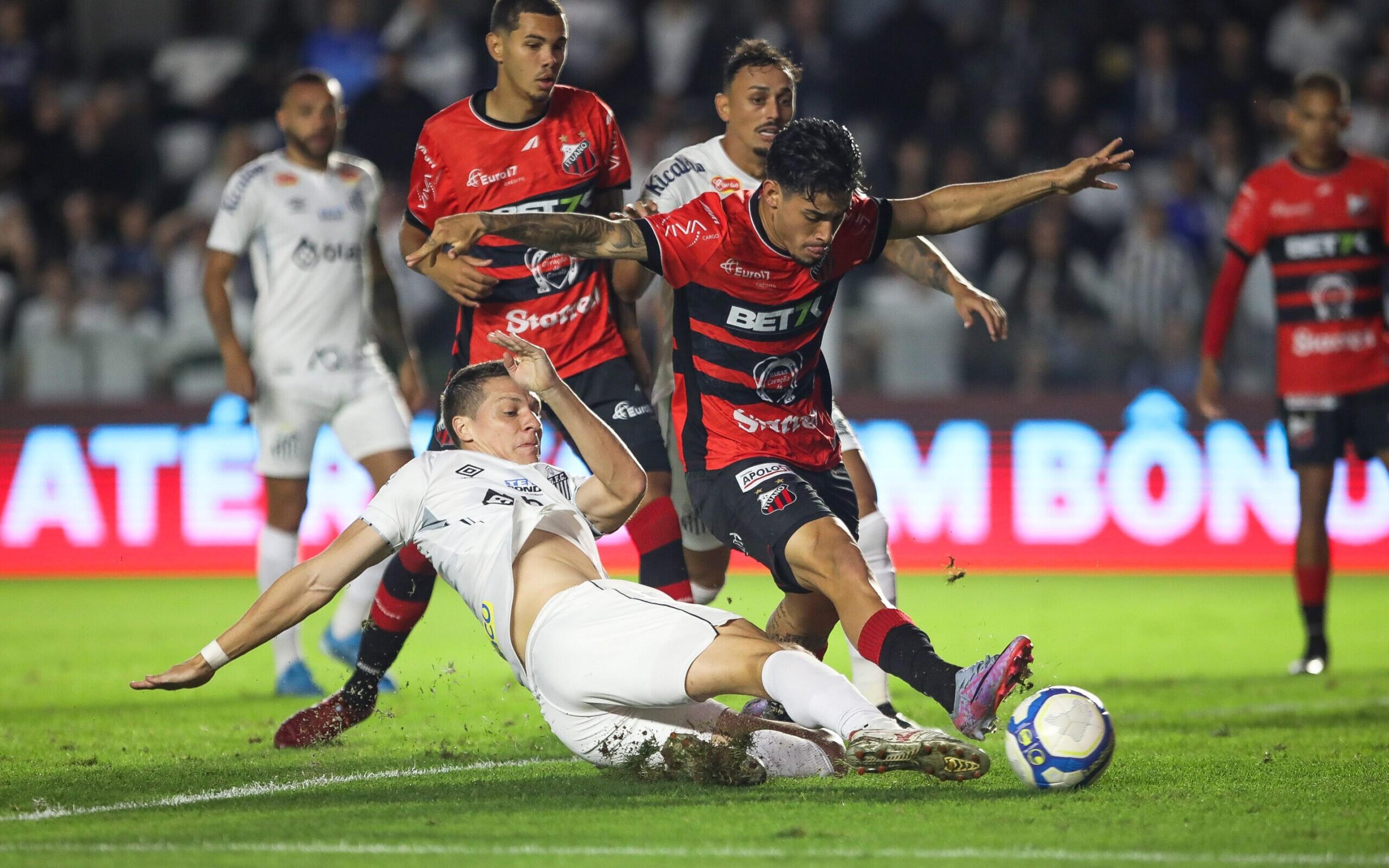 Santos perde dois jogadores contra o Ituano e se preocupa com lesões