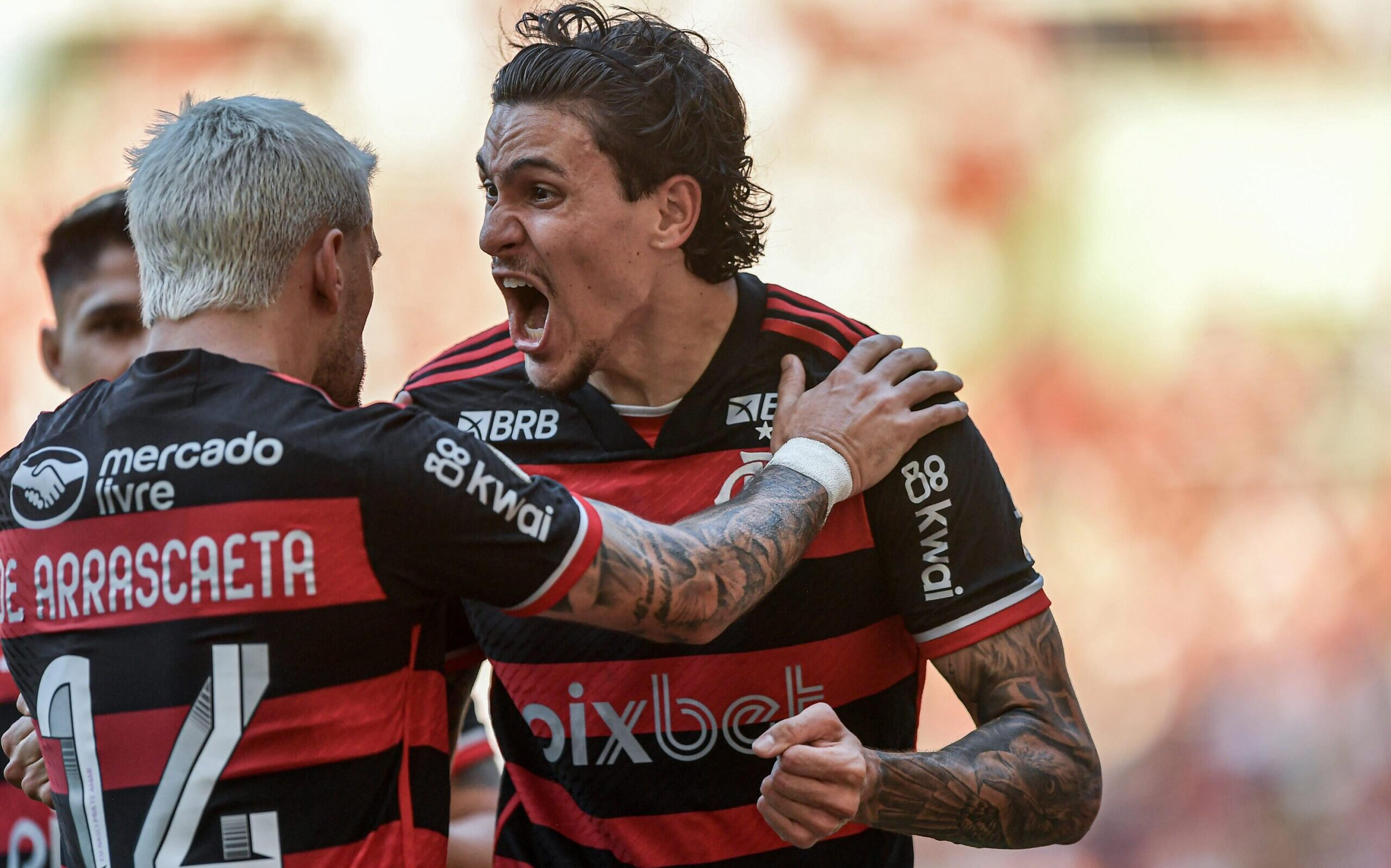 Flamengo vence o Atlético-GO e assume a liderança do Brasileirão