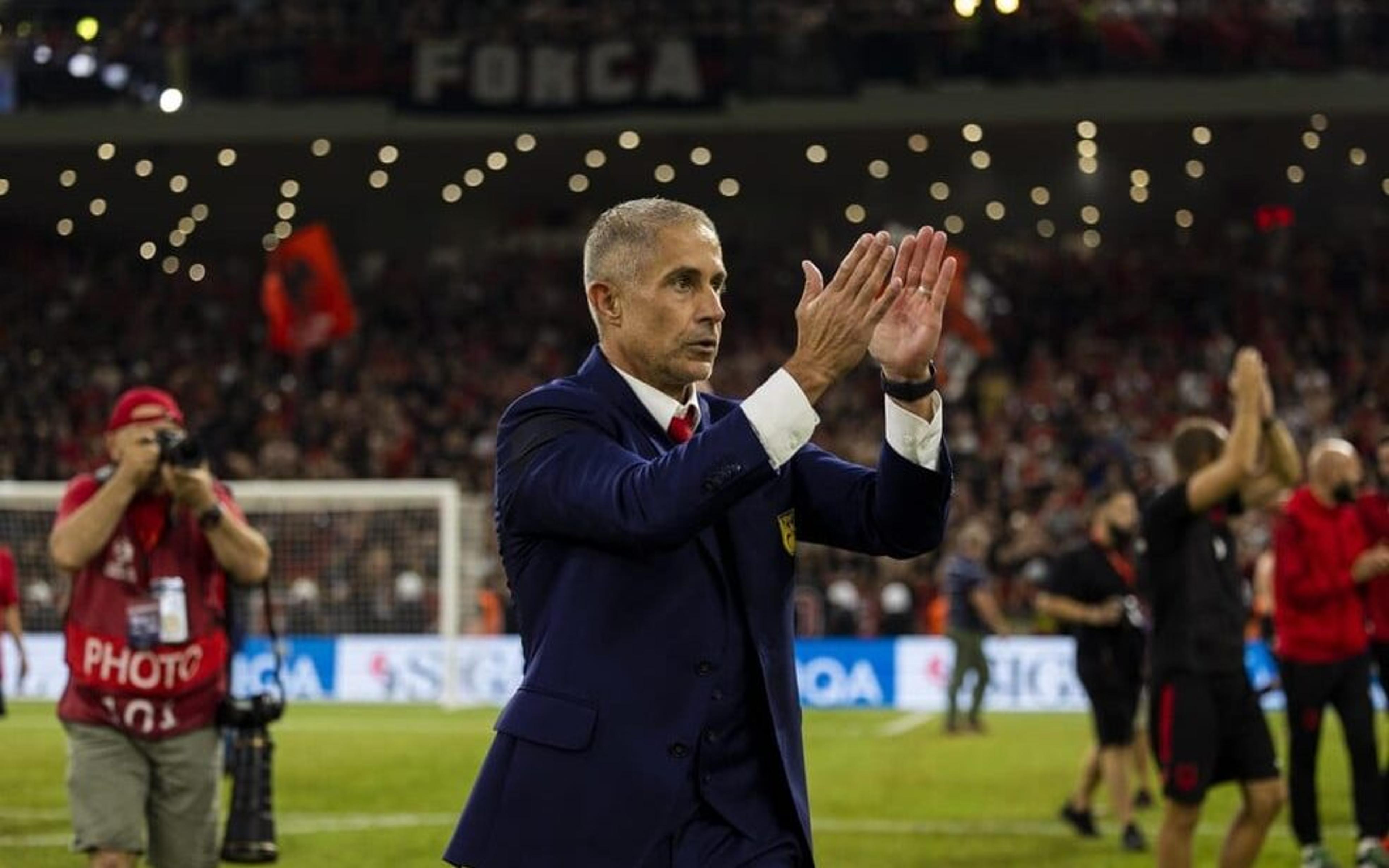 Sylvinho tem futuro definido pela seleção da Albânia