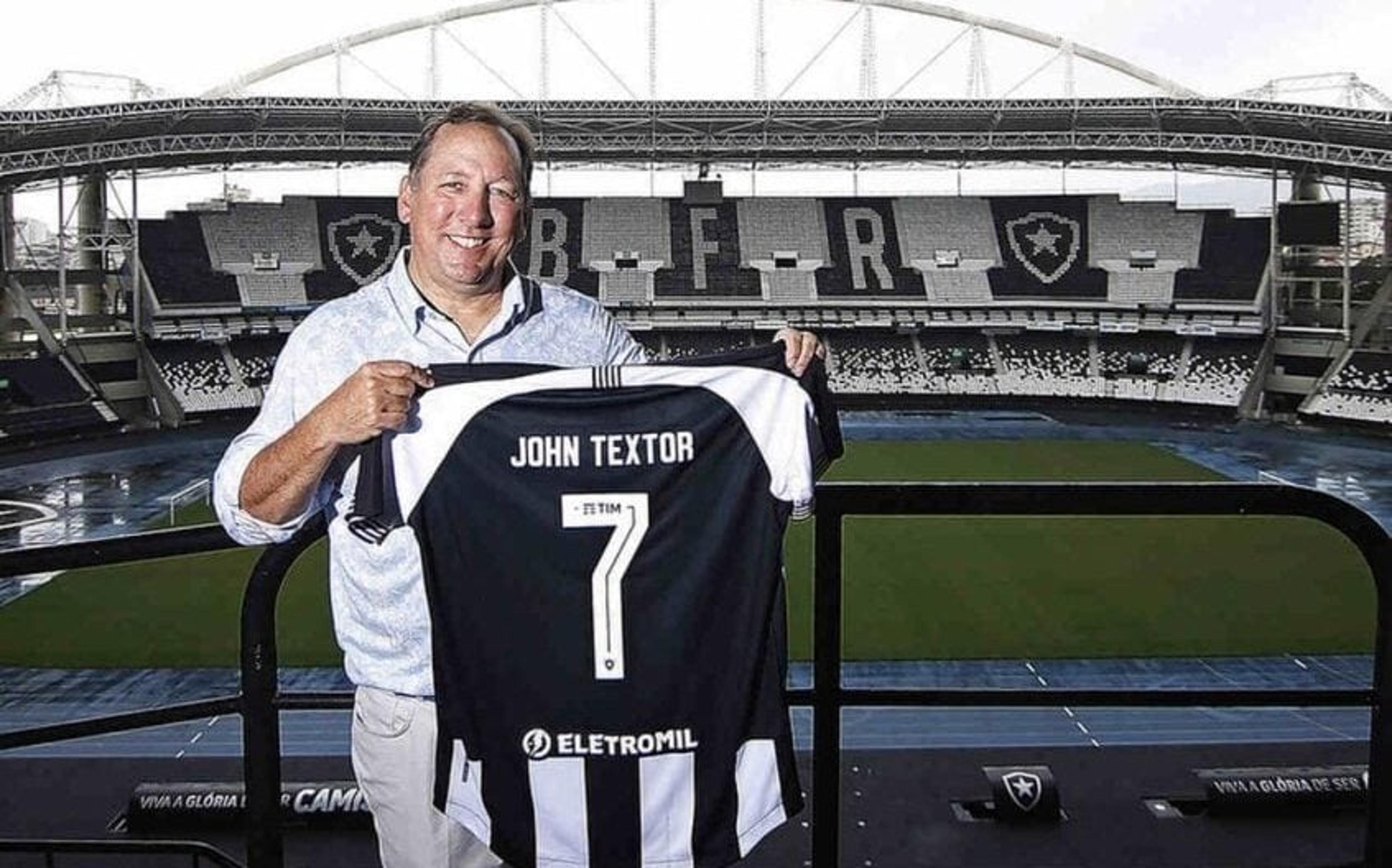 Botafogo lança camisa em homenagem a John Textor