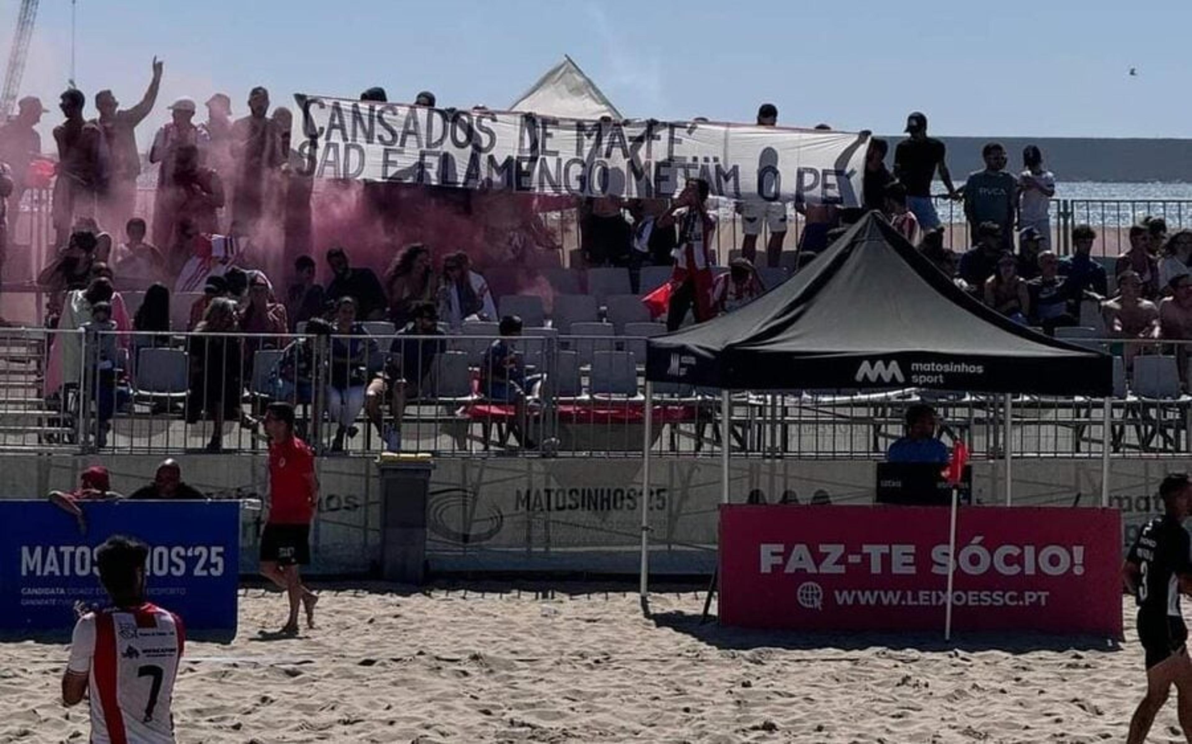 Torcida do Leixões protesta contra aquisição do clube por parte do Flamengo