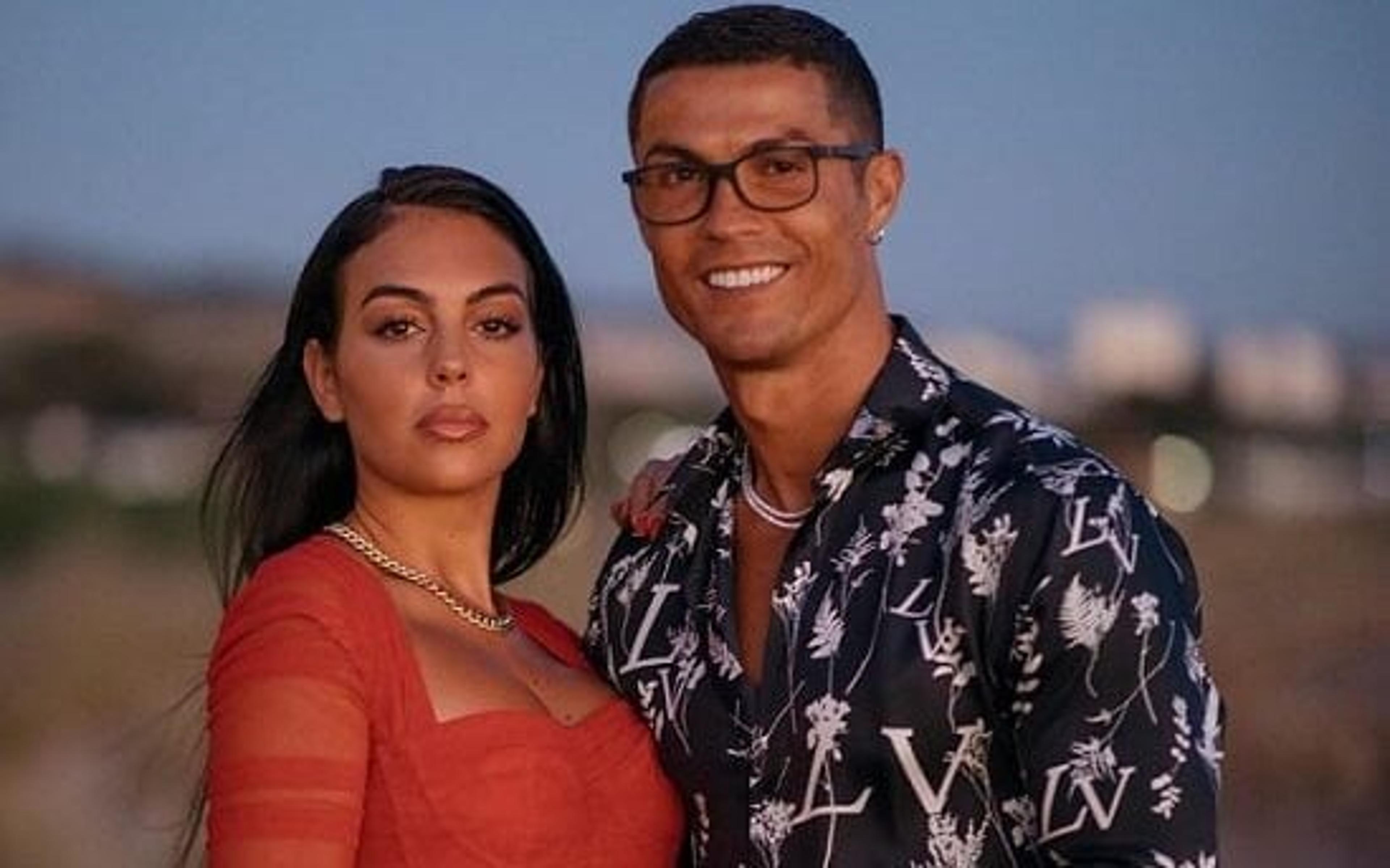 Cristiano Ronaldo posta vídeo em momento íntimo com esposa em sauna; assista