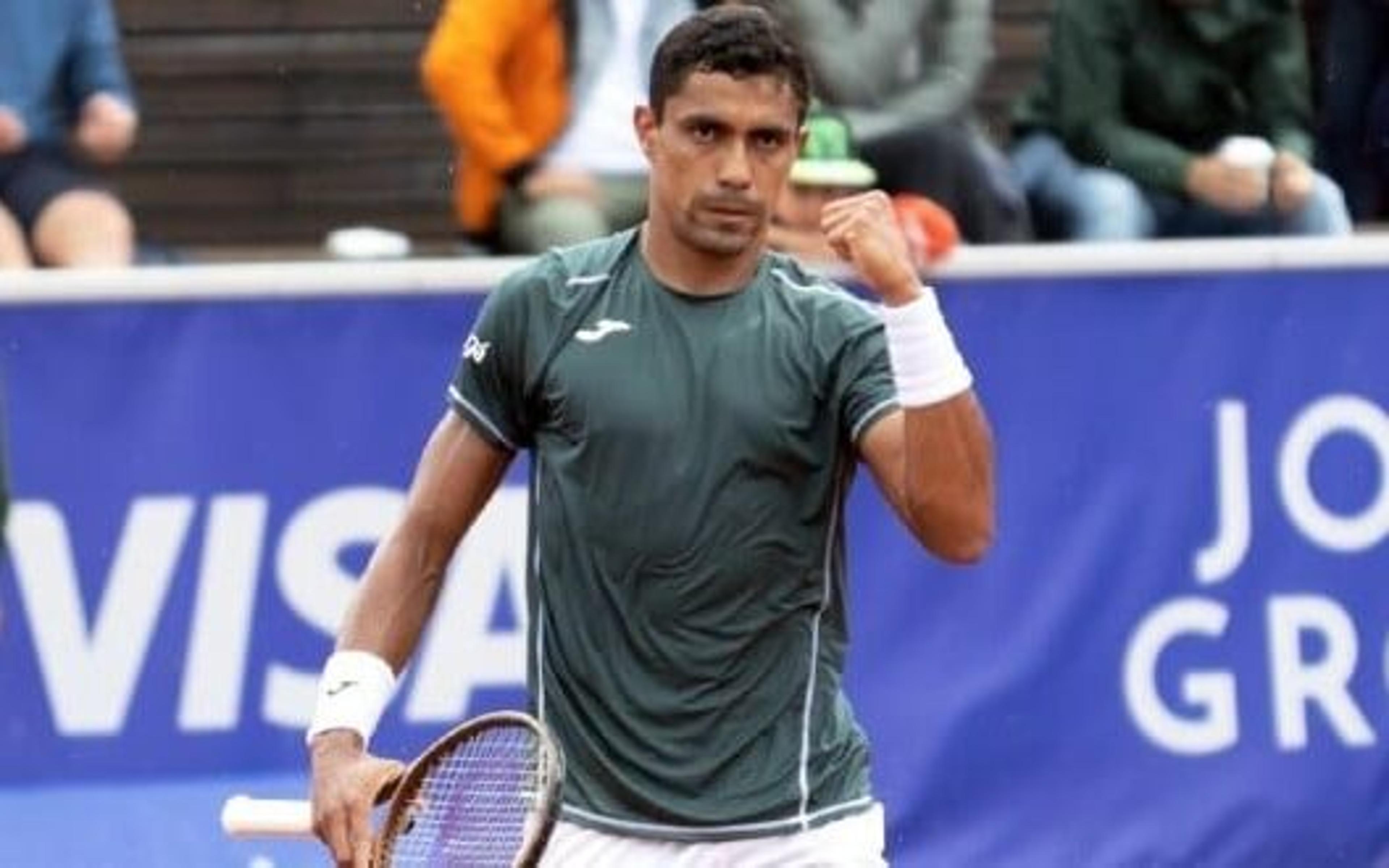 Thiago Monteiro brilha, despacha top-10 do mundo e vai às quartas em Bastad