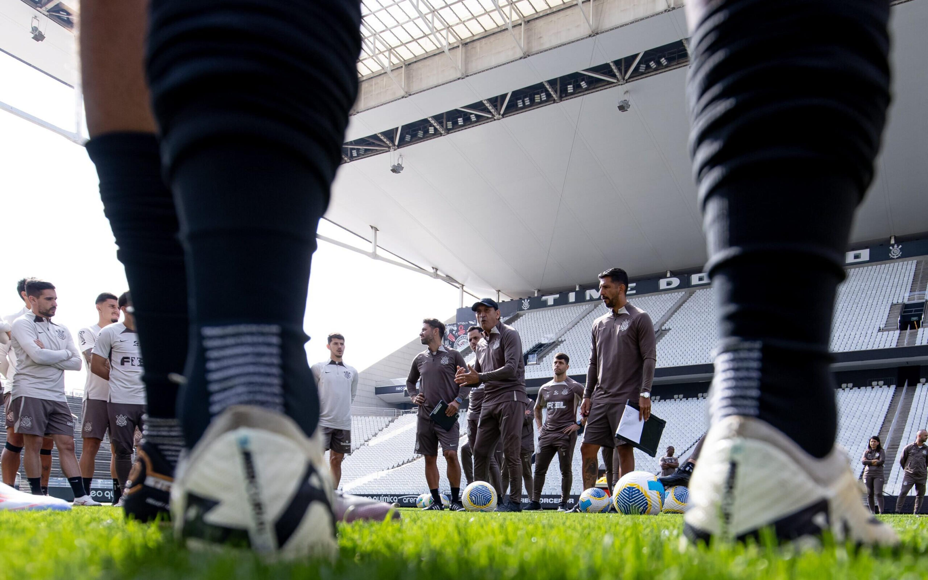 Corinthians treina na Neo Química Arena visando o jogo contra o Criciúma